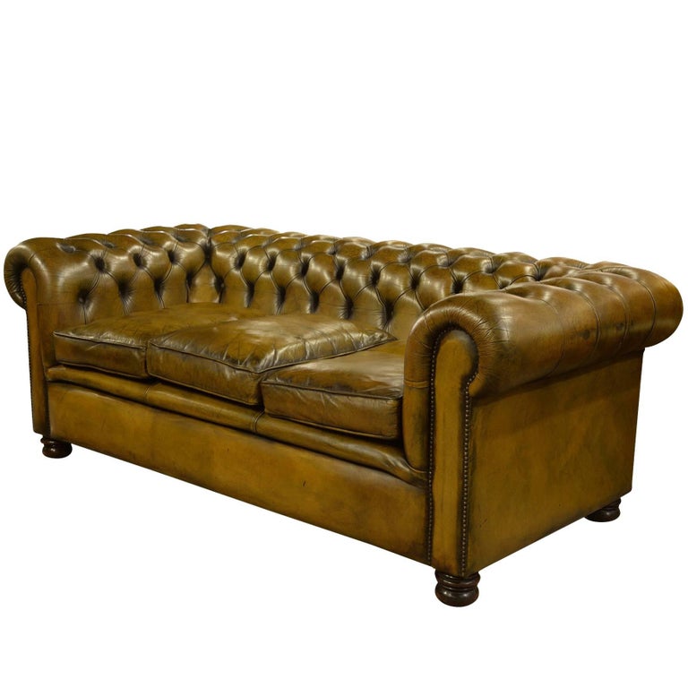 Green Tufted Chesterfield Sofa For Sale at 1stdibs Green Tufted Chesterfield Sofa For Sale at 1stdibs