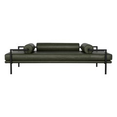 Zeitgenössisches Daybed aus grünem Leder mit mattschwarzem Rahmen von Luteca