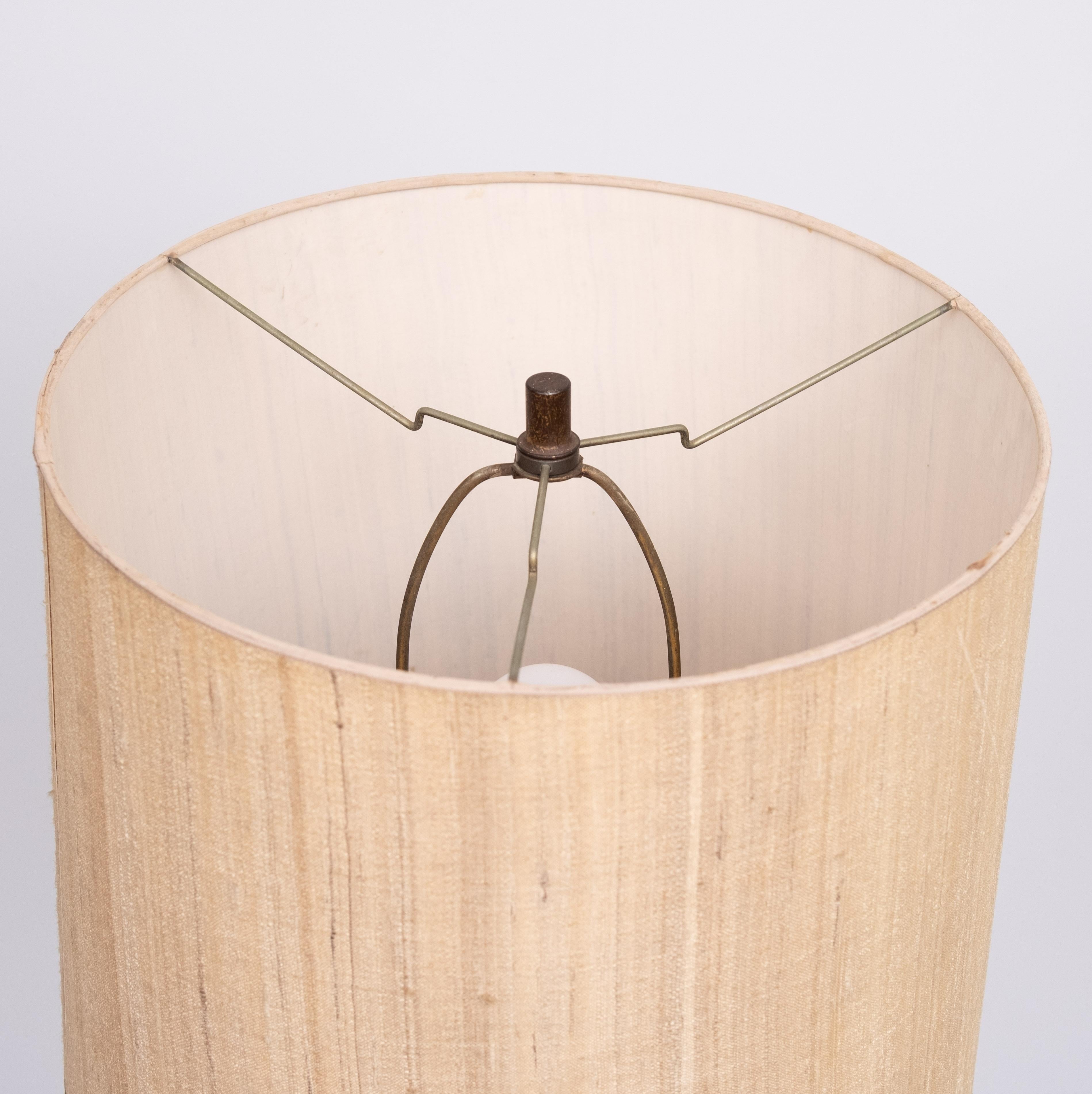Cuir Lampadaire en cuir vert Jacques Adnet de style années 50 France en vente