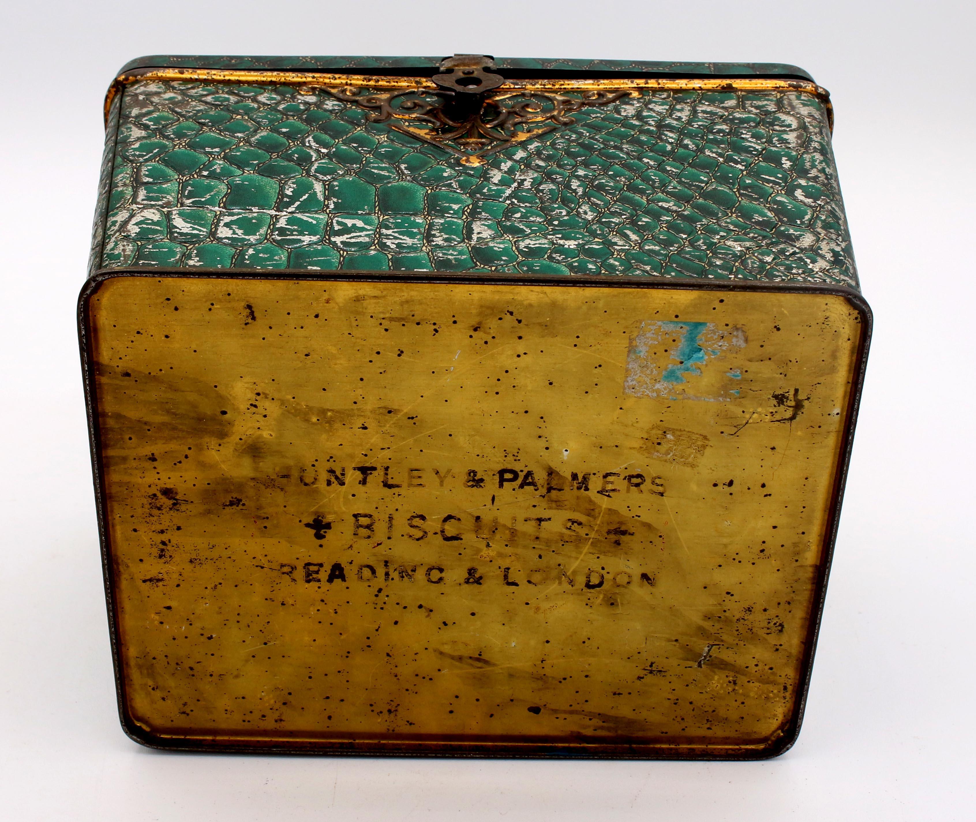 Green Leather Huntley & Palmers Travel Box Tin In Good Condition In Chapel Hill, NC