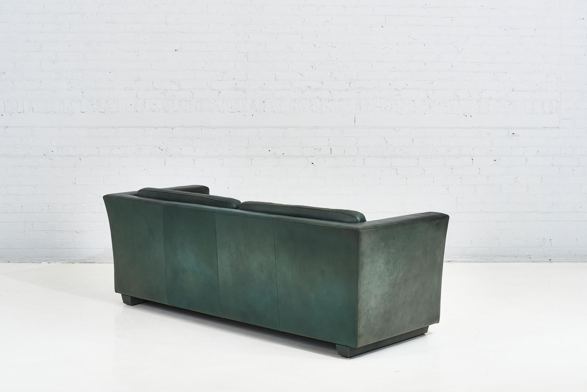 Lotus-Sofa aus grünem Leder von Andree Putman für De sede, 1990 im Zustand „Gut“ in Chicago, IL