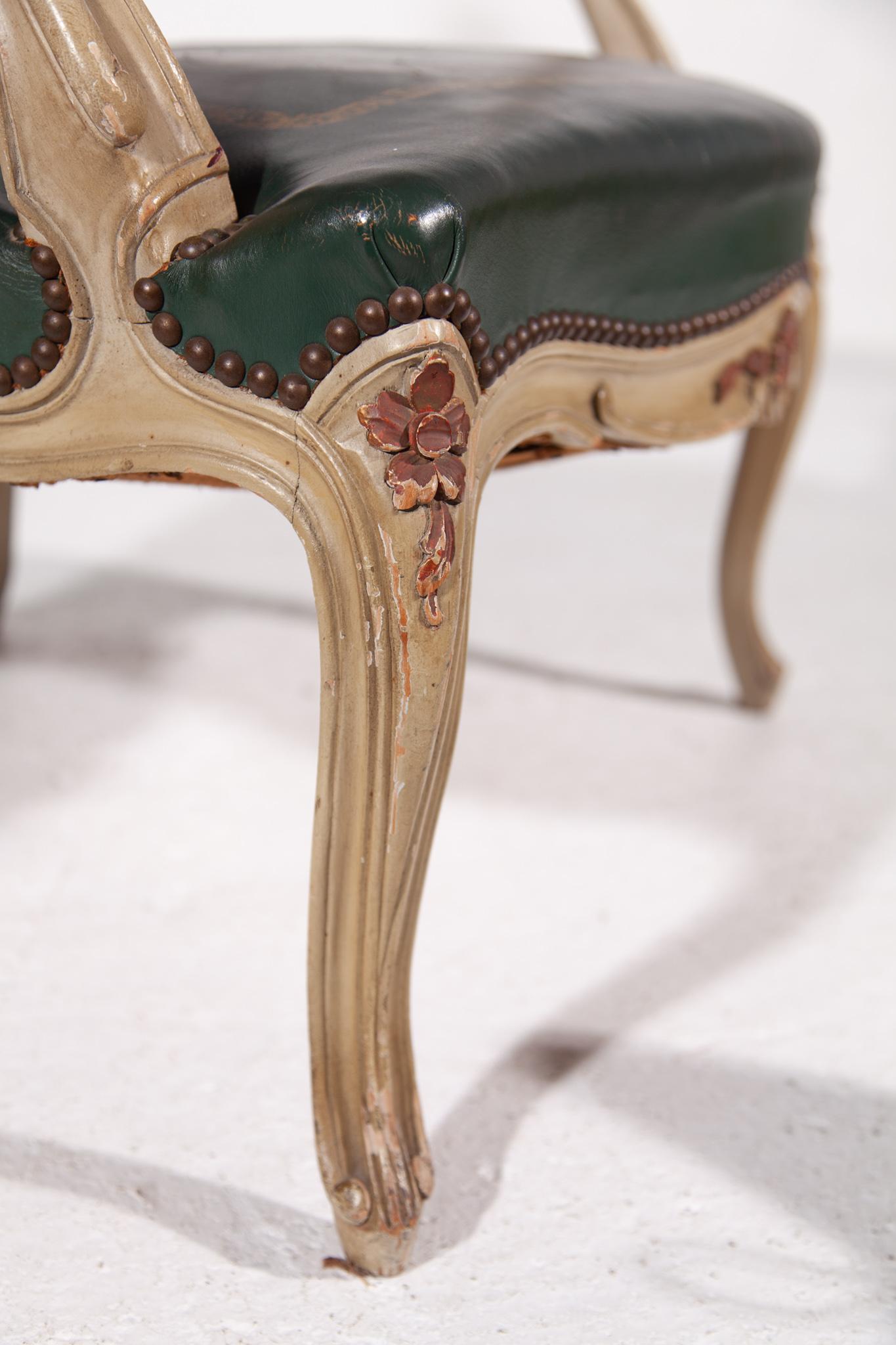 Grüner Louis XV-Sessel aus grünem Leder, Frankreich im Angebot 1