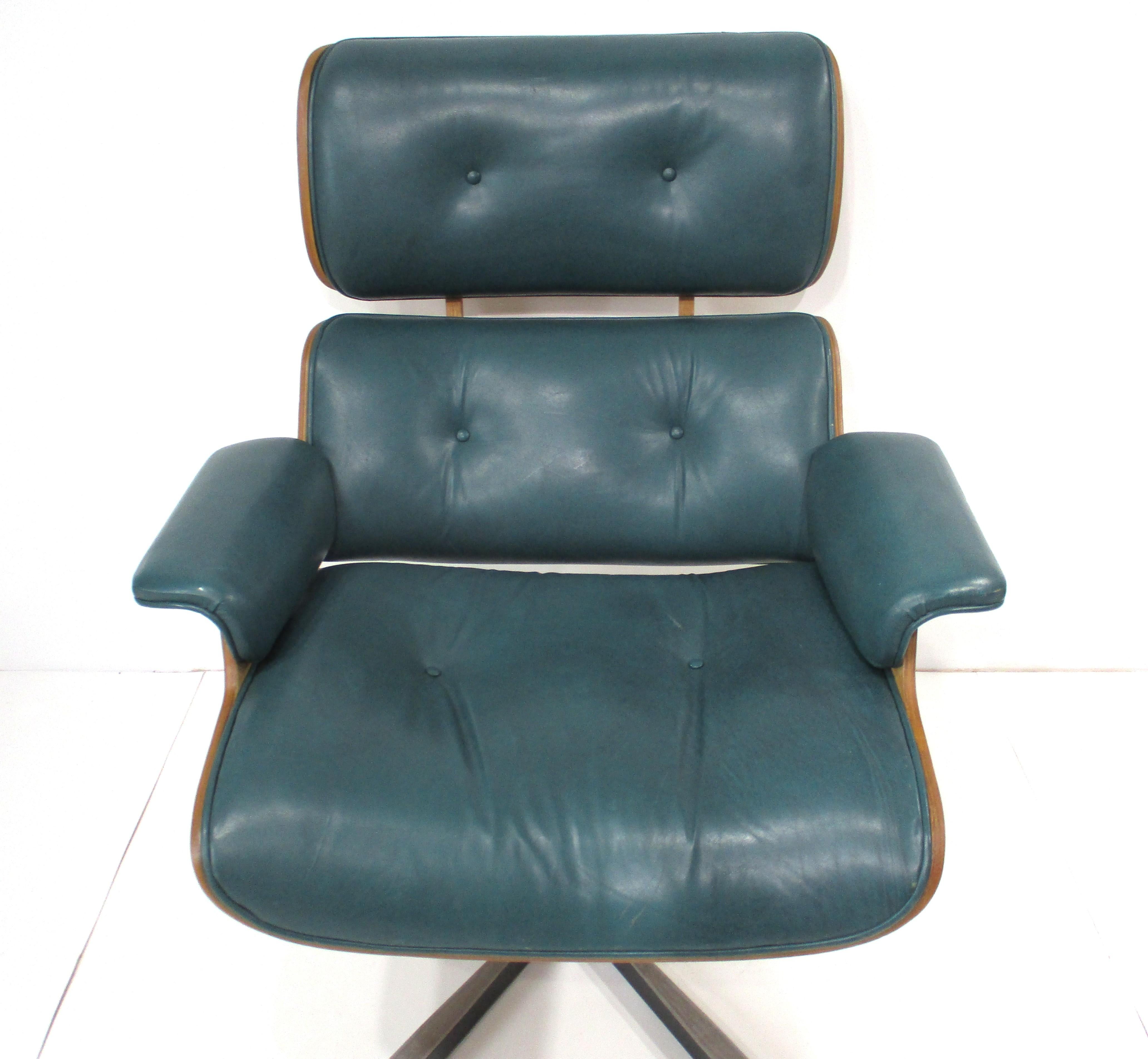 Eames styled Green Leather Lounge Chair 5