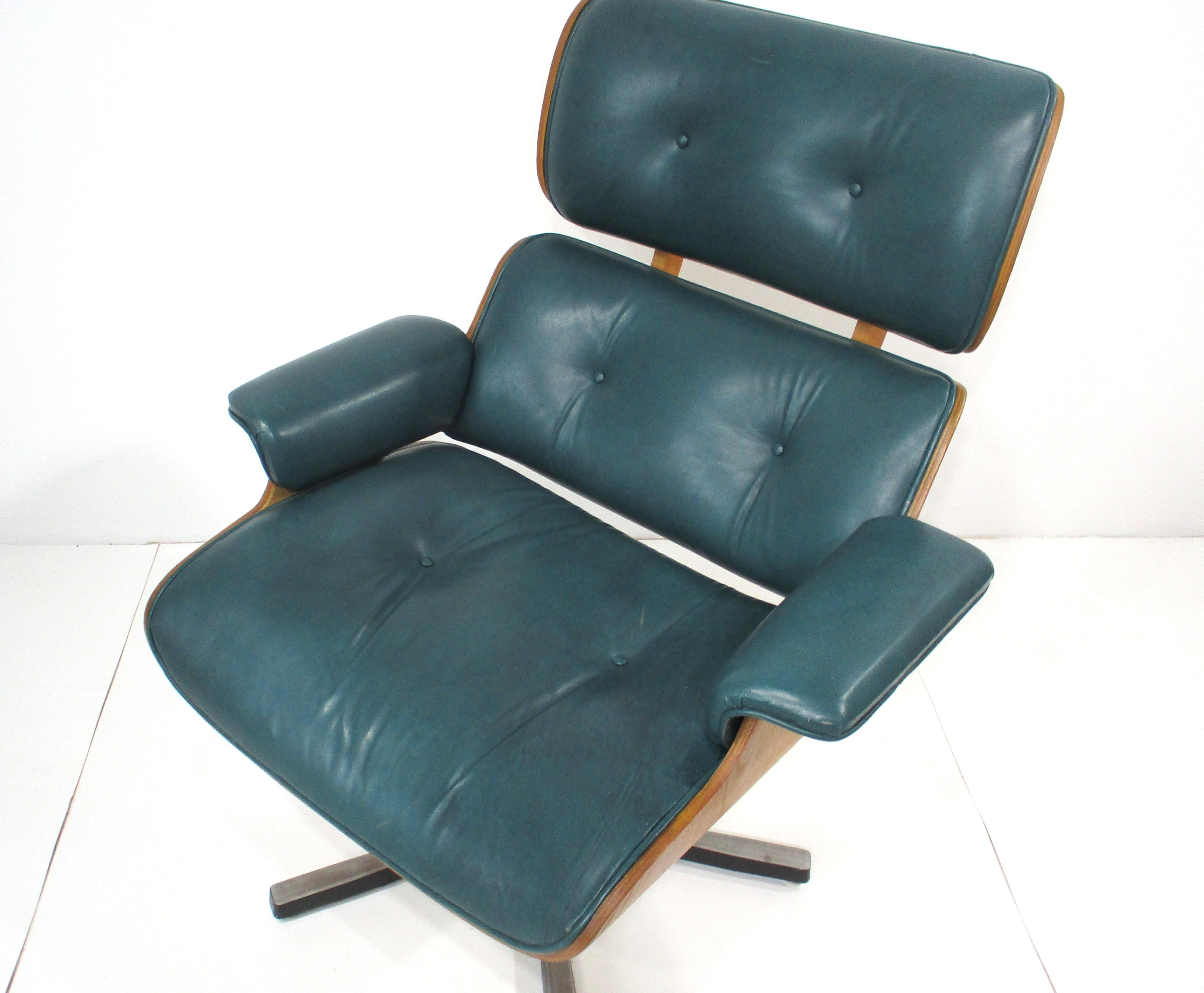 Eames styled Green Leather Lounge Chair 1