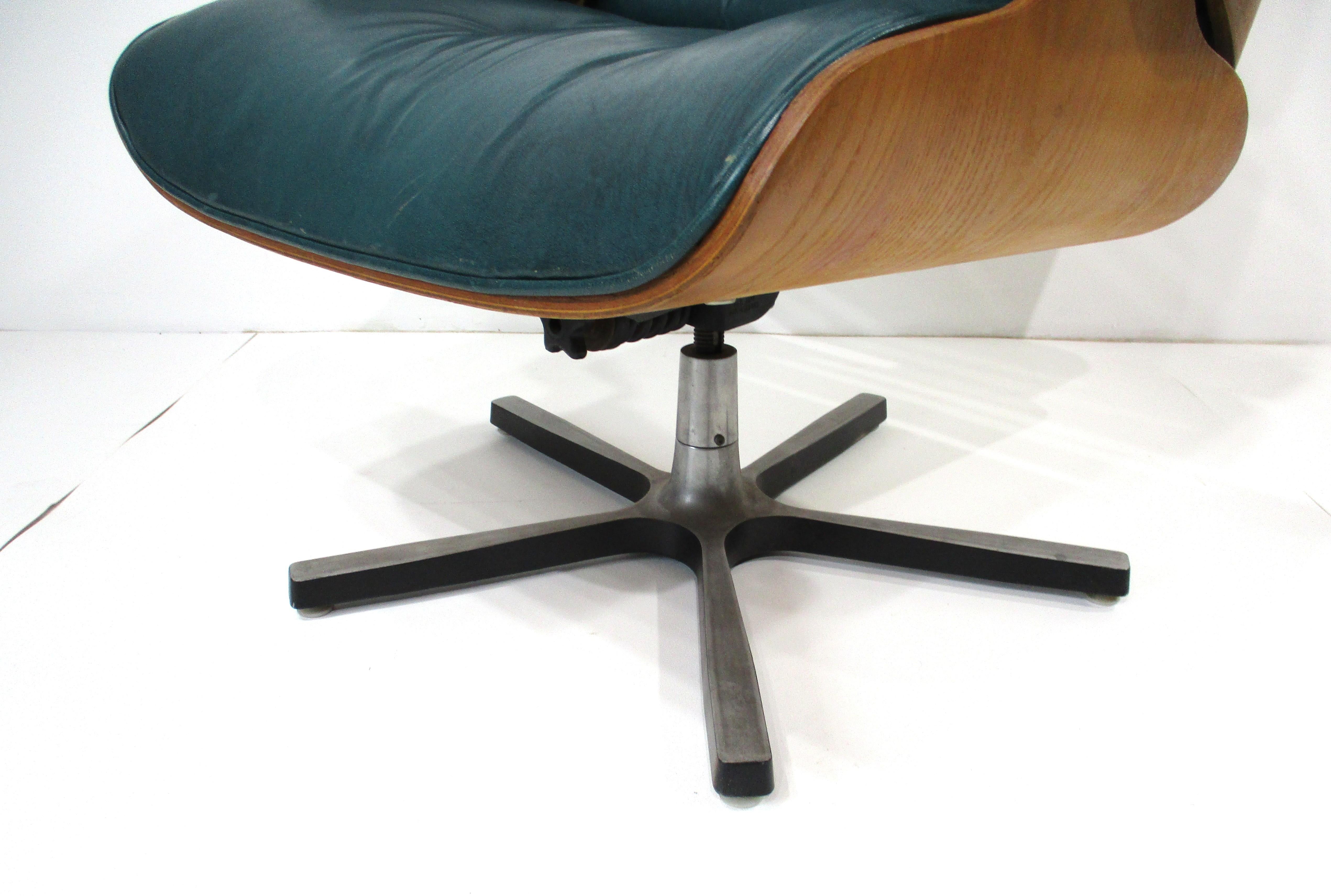 Eames styled Green Leather Lounge Chair 2