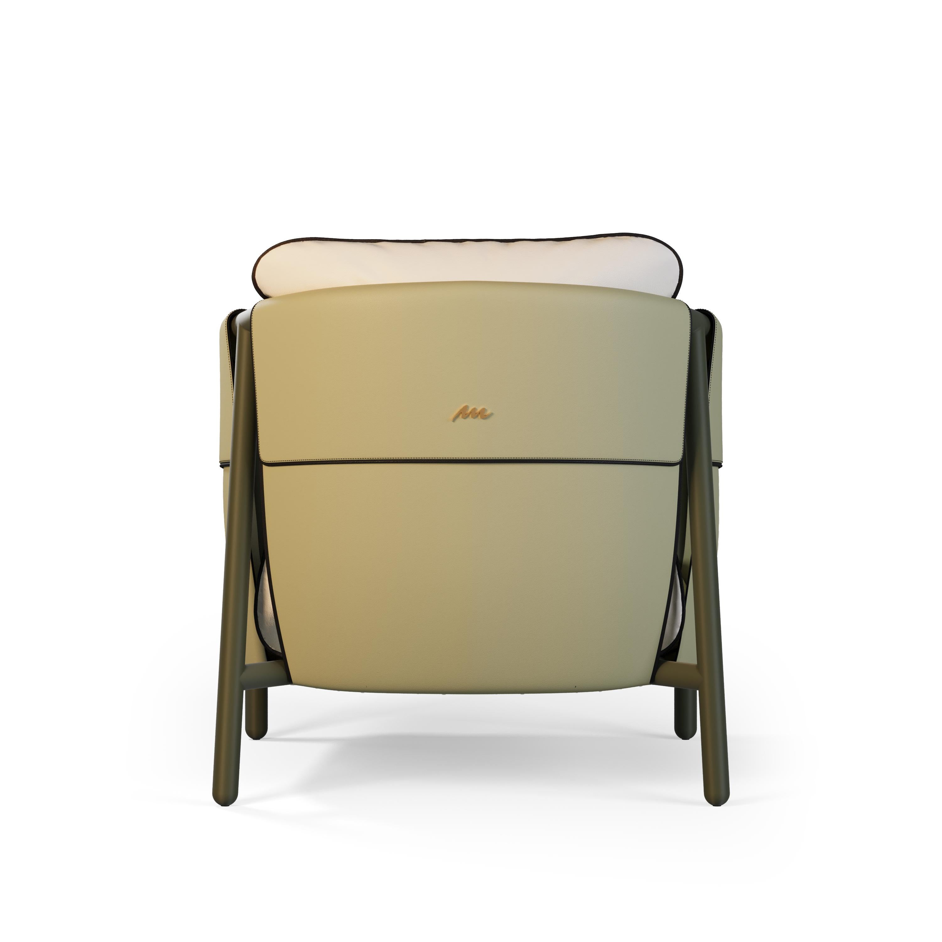 Outdoor Lounge Chair Upholstered in Olive Leather In New Condition For Sale In Santo Tirso, PT