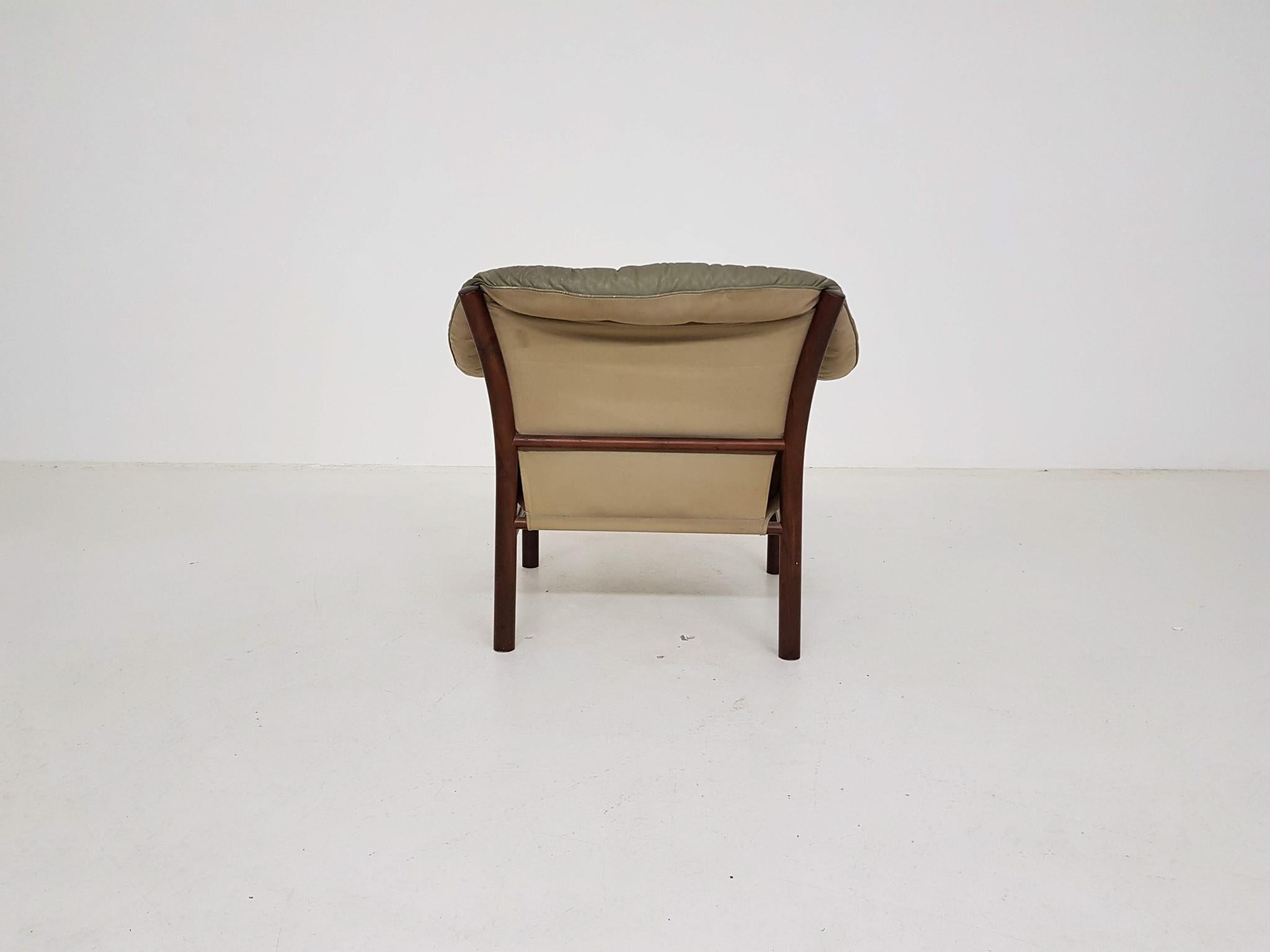 Green Leather Scandinavian Modern Lounge Chair by Göte Möbel, Sweden, 1970s In Good Condition In Amsterdam, NL