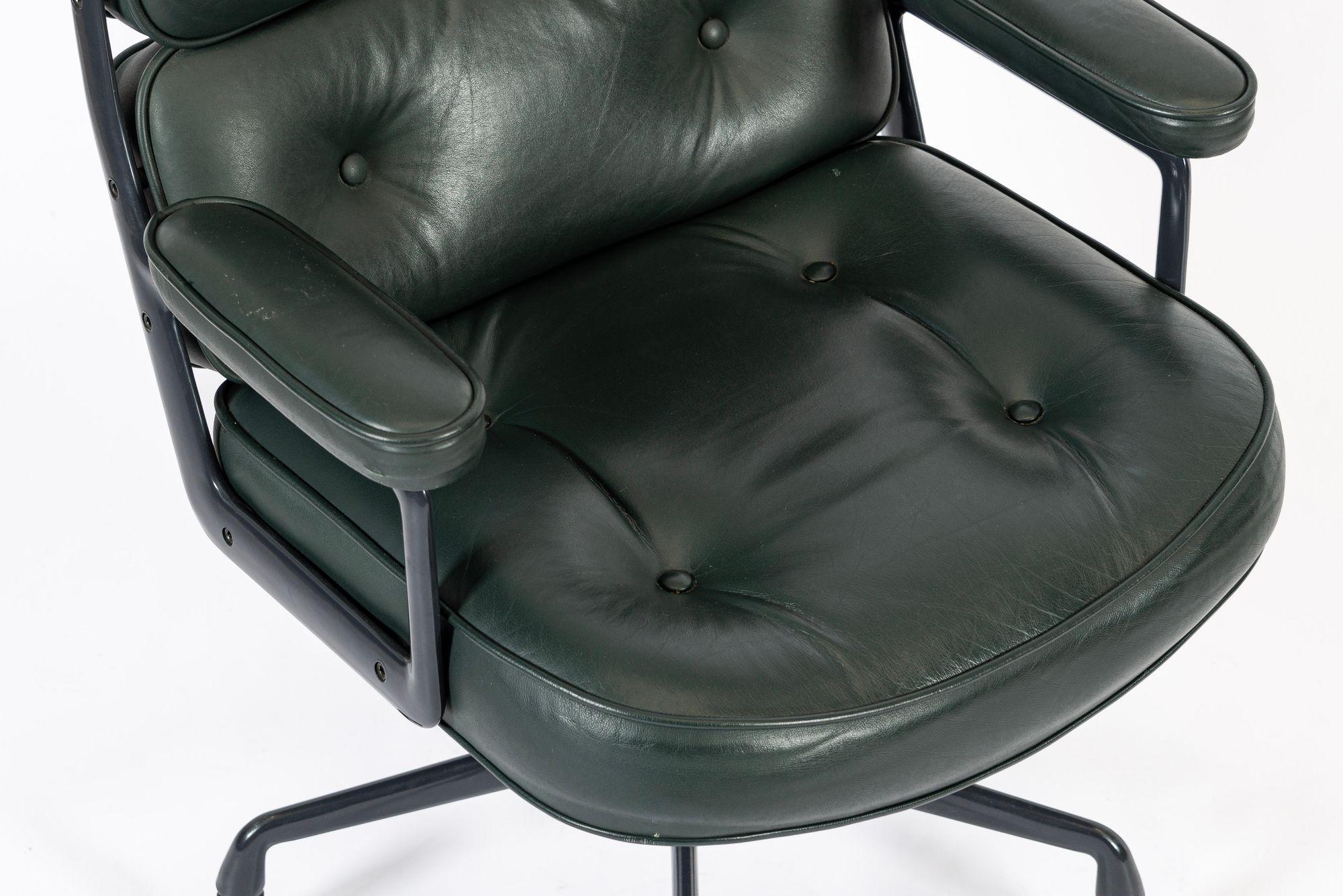 Sedia da ufficio Time Life in pelle verde di Eames per Herman Miller 1996 in vendita 7