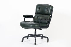 Silla de oficina Time Life de cuero verde de Eames para Herman Miller 1996
