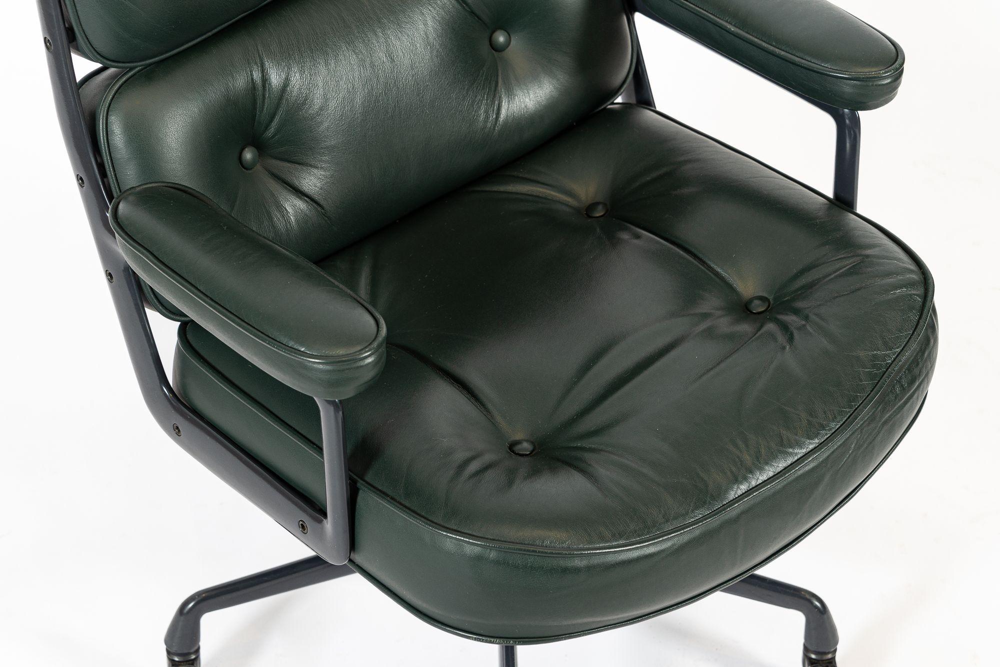 Silla de oficina Time Life de cuero verde de Eames para Herman Miller 1996 en venta 1