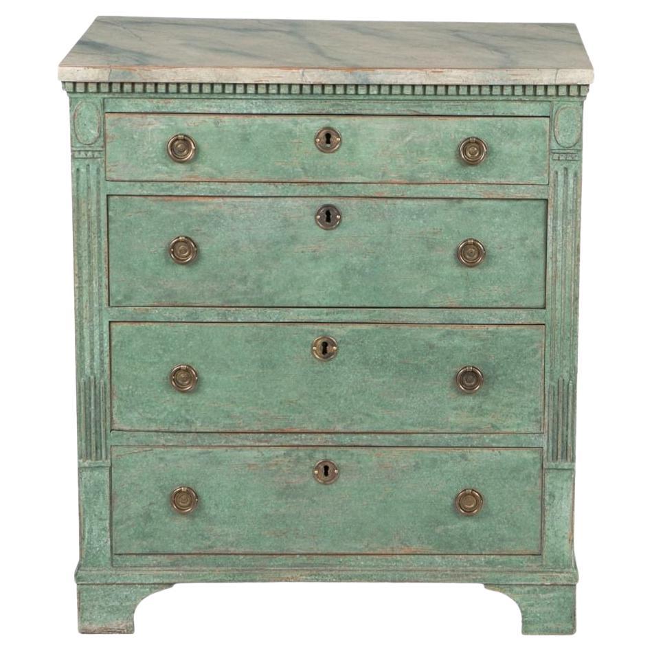 Grüne Louis XVI.-/ Gustavianische Kommode mit Kunstmarmorplatte