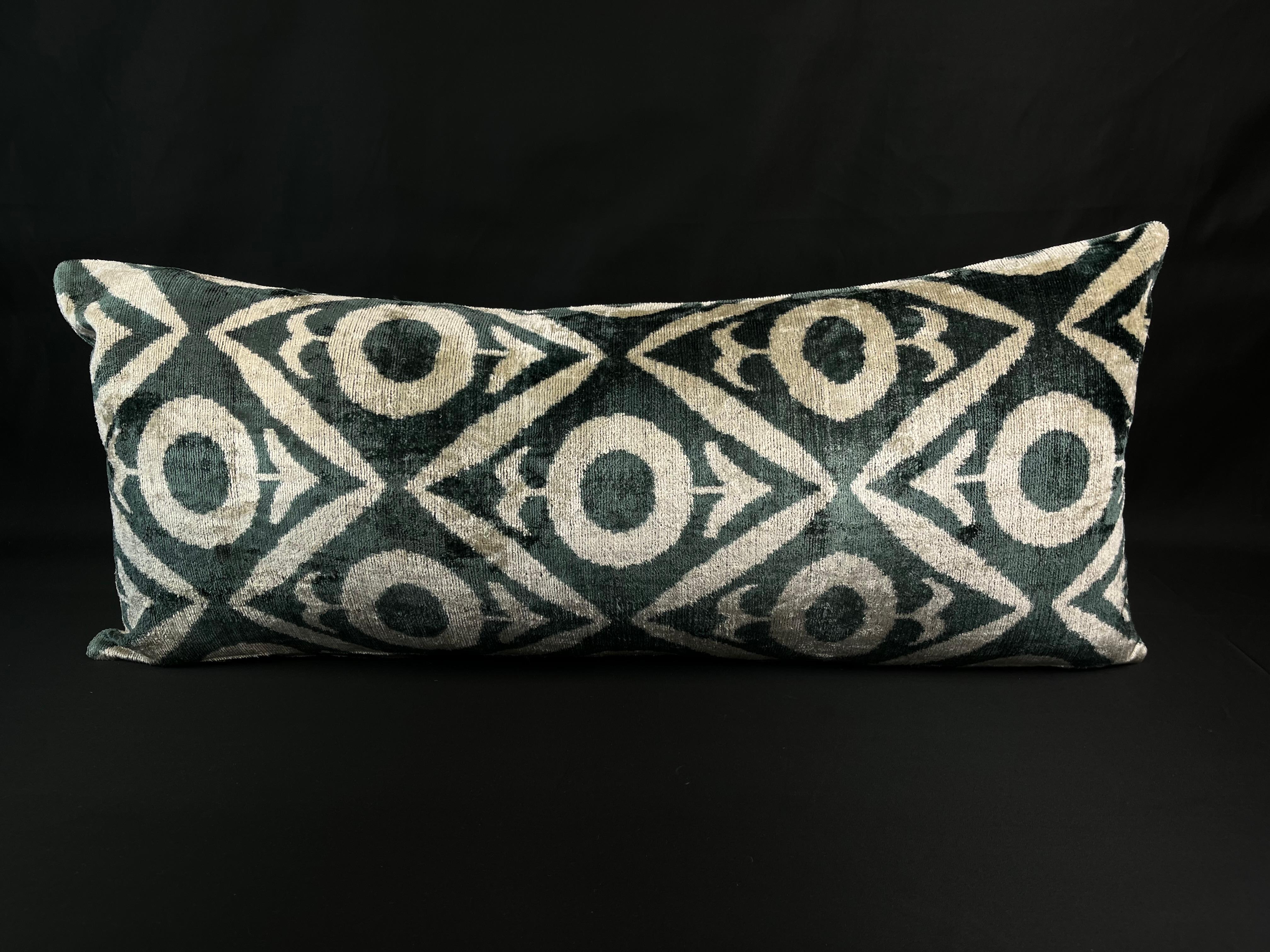 Green Lumbar Velvet Silk Ikat Pillow Cover In New Condition For Sale In Houston, TX