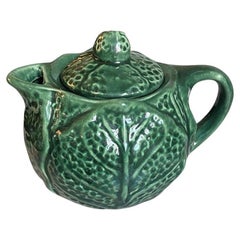 Grüne Majolika-Teekanne mit Cabbage-Blatt aus Keramik - Mitte des 20. Jahrhunderts