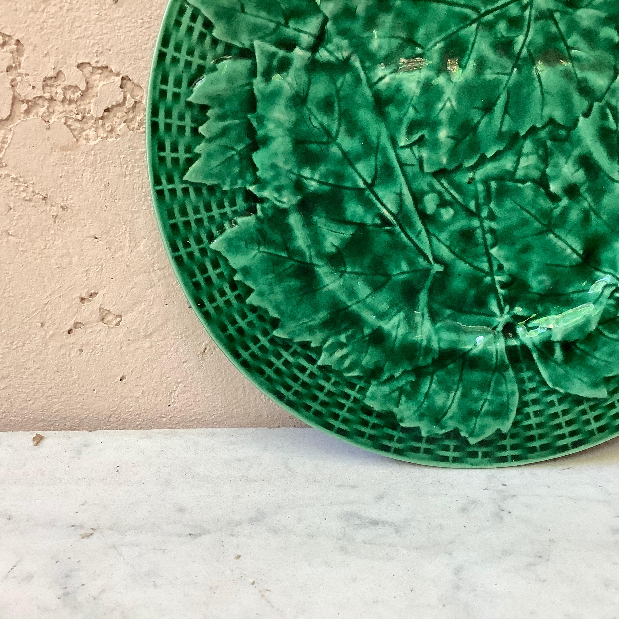 Country Green Majolica Leaves Plate, circa 1890