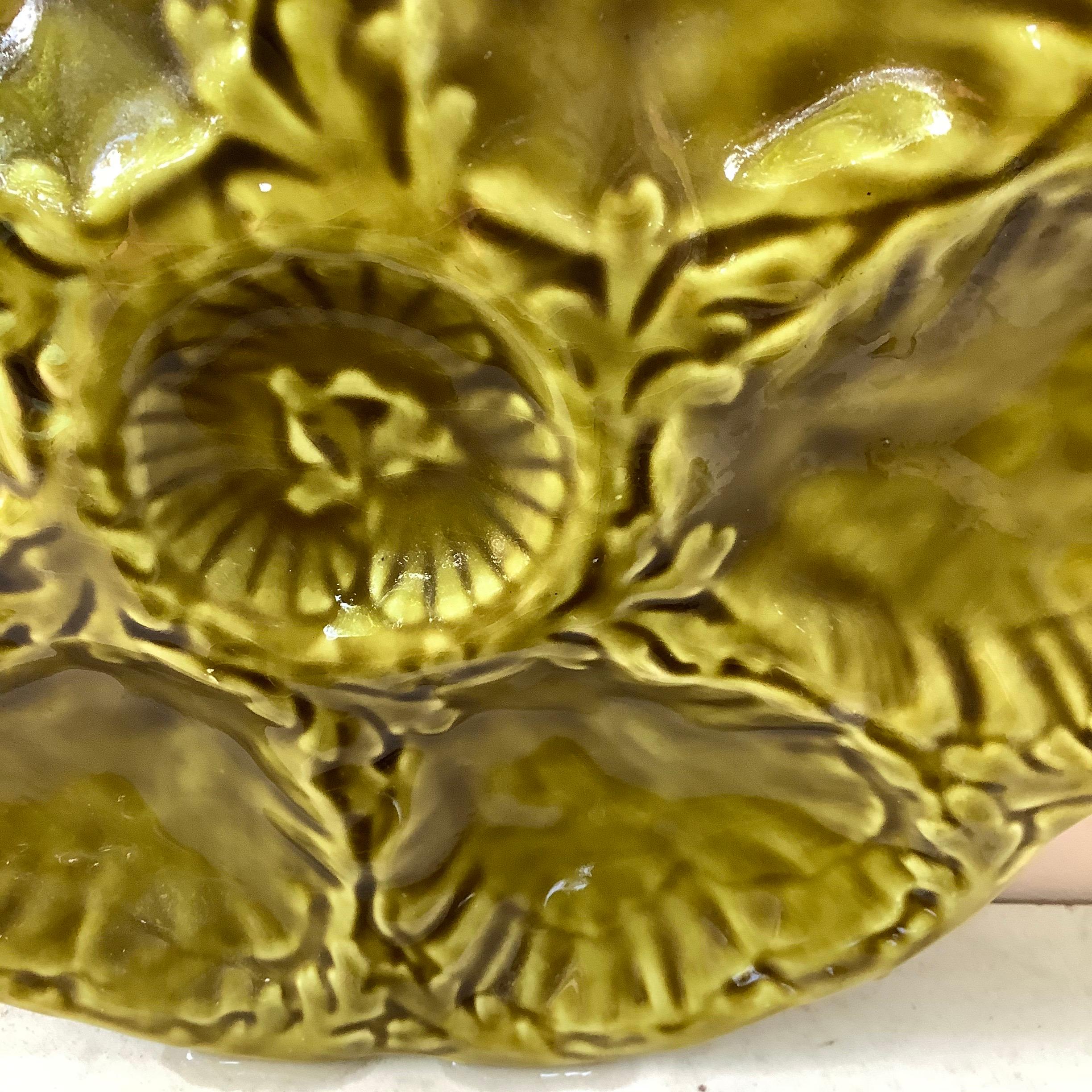 Majolica Oyster Plate signed Gien, circa 1950.
6 plates are available.