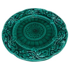 Green Majolica Strawberries Plate Sarreguemines Majolica, circa 1870