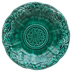 Green Majolica Strawberries Platter Sarreguemines Majolica, circa 1870