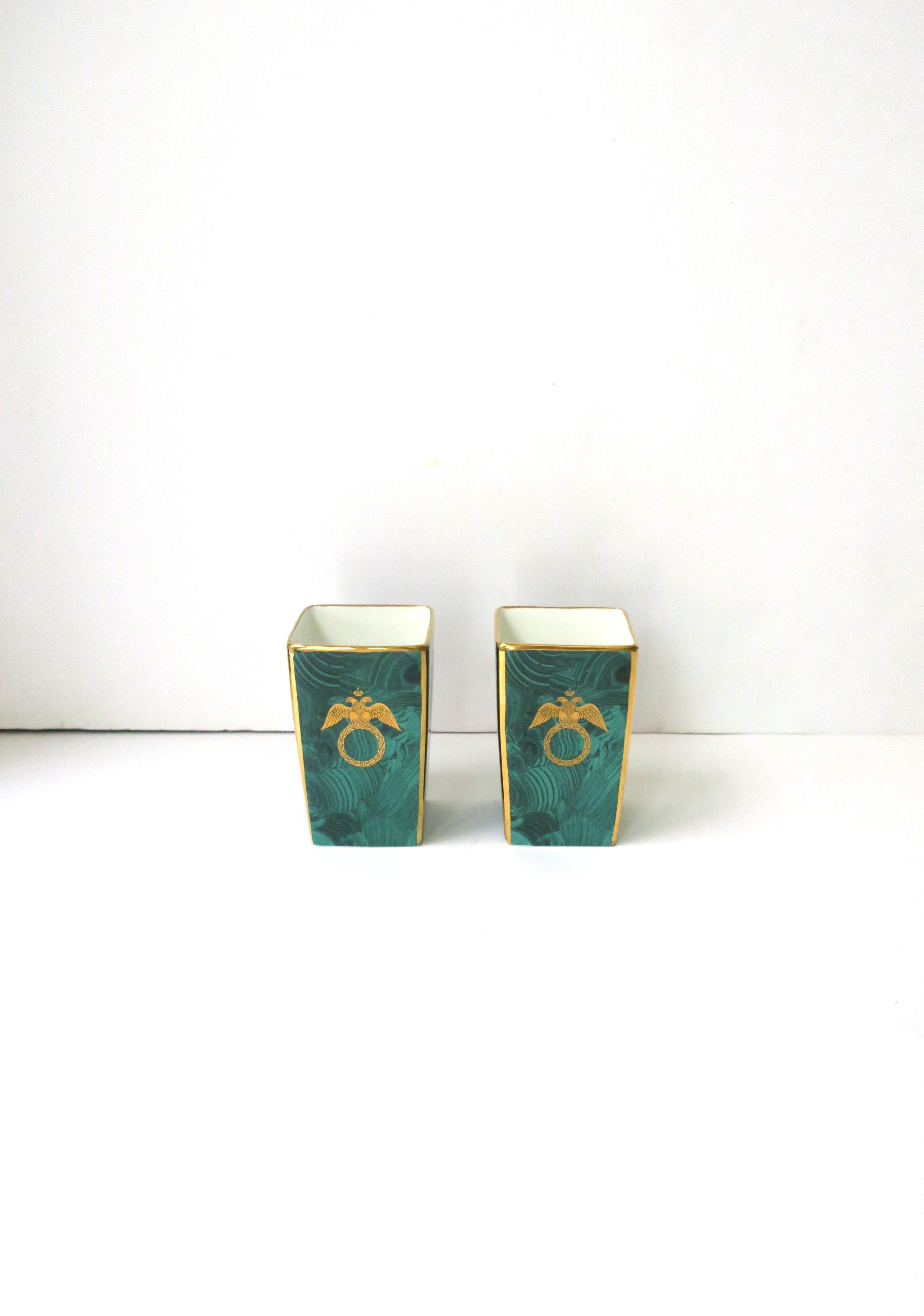 Malachite and Gold Porcelain Desk Pen or Vanity Holders, or Vases, England, Pair In Excellent Condition In New York, NY