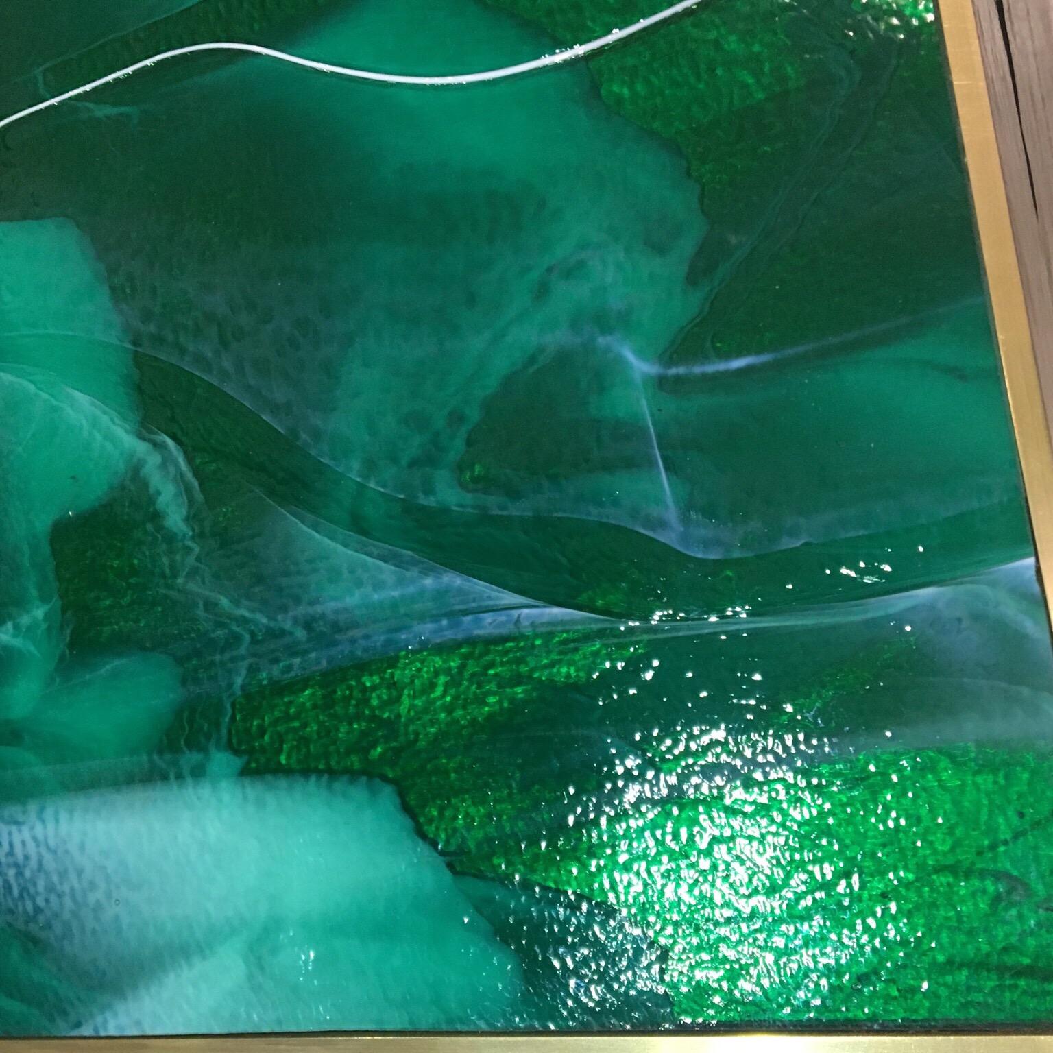 Kommode aus Opalglas mit grünem Malachiteffekt Messingdetails:: 1980er Jahre 1