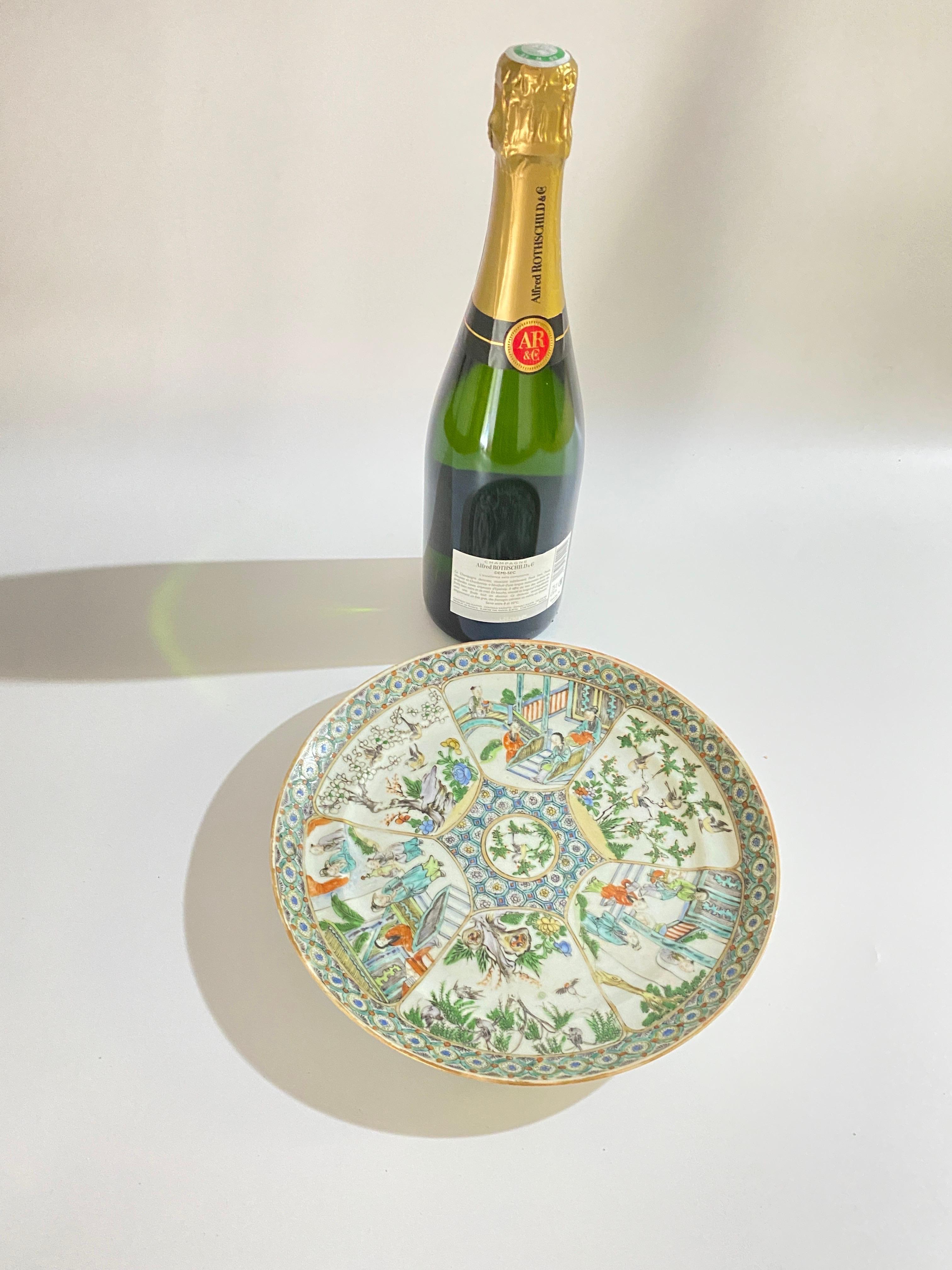 Chinese Export Green Mandarin Plate in Porcelain, China, circa 1850, 19th Century