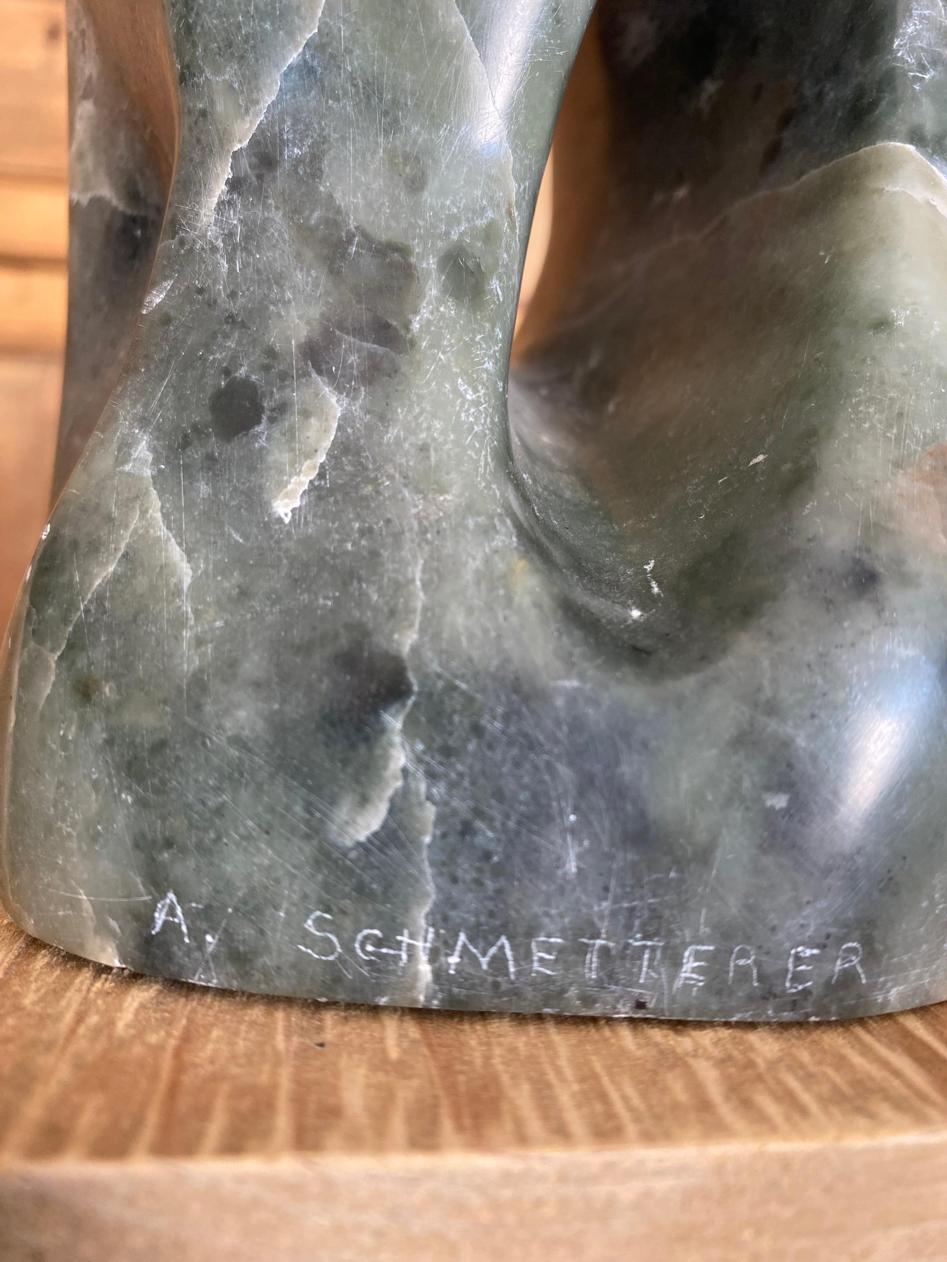 Mid-Century moderno Green Marble Abstract Sculpture by A. Schmetterer in vendita