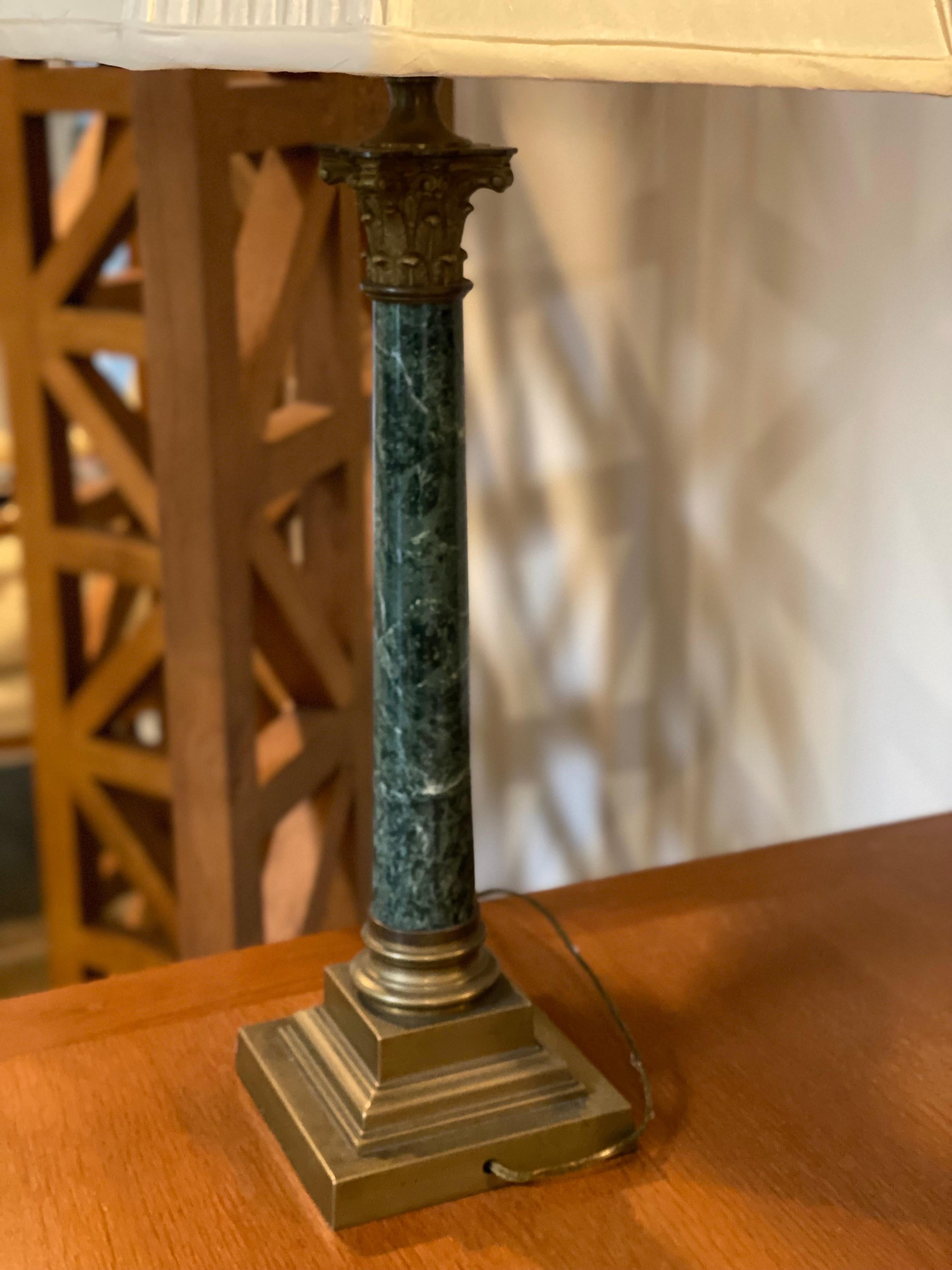 Green Marble & Brass Corinthian Column Lamp In Good Condition For Sale In Southampton, NY