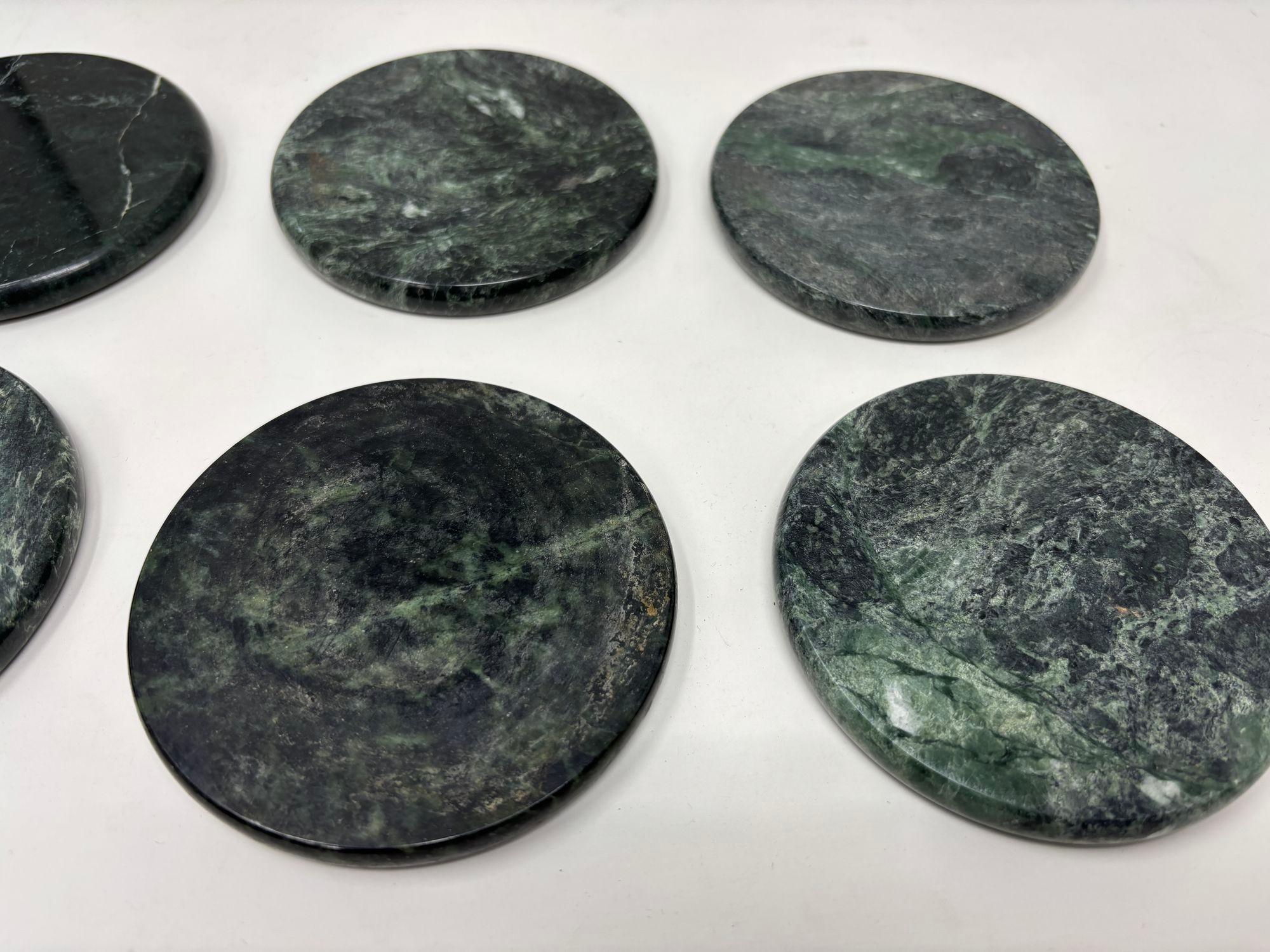 Grüner Marmor Untersetzer Set 6 Pieces Handgemacht in Italien Sammlerstück 1970 (Italienisch) im Angebot