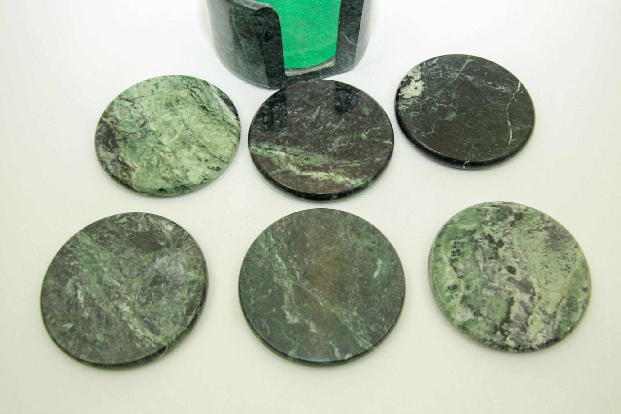 Grüner Marmor Untersetzer Set 7 Pieces Handgemacht in Italien Sammlerstück 1970 (Italienisch)