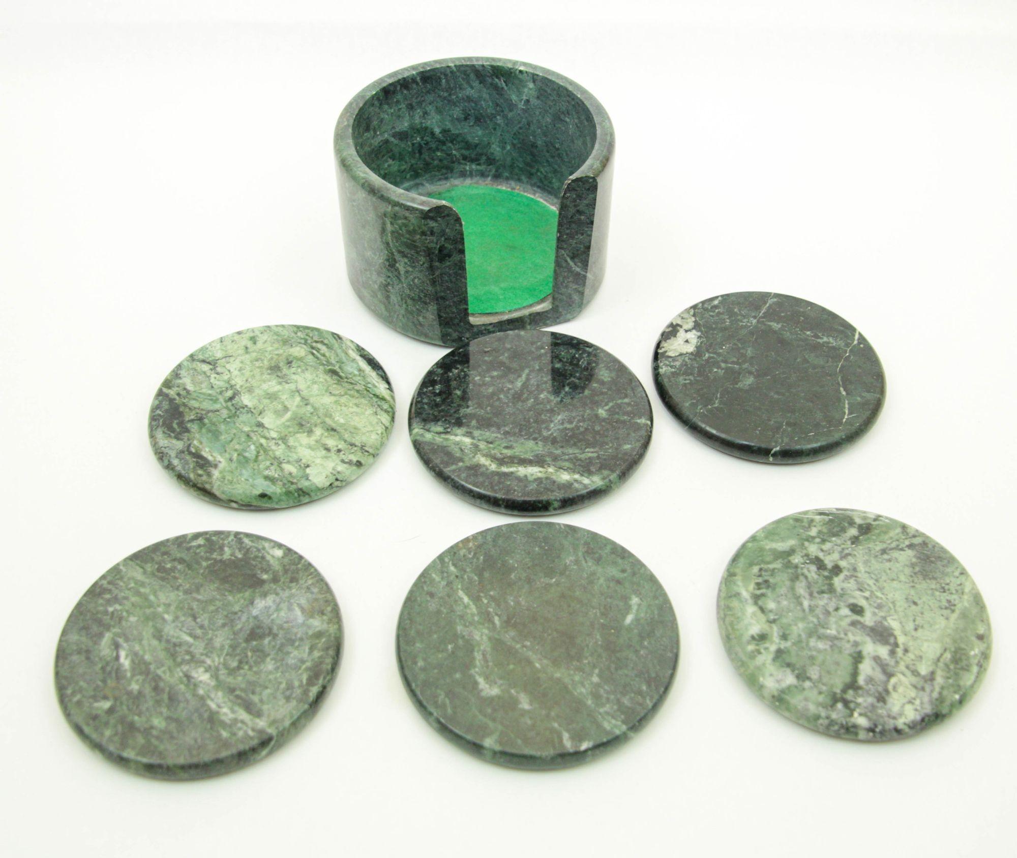 Grüner Marmor Untersetzer Set 7 Pieces Handgemacht in Italien Sammlerstück 1970 (Handgefertigt)