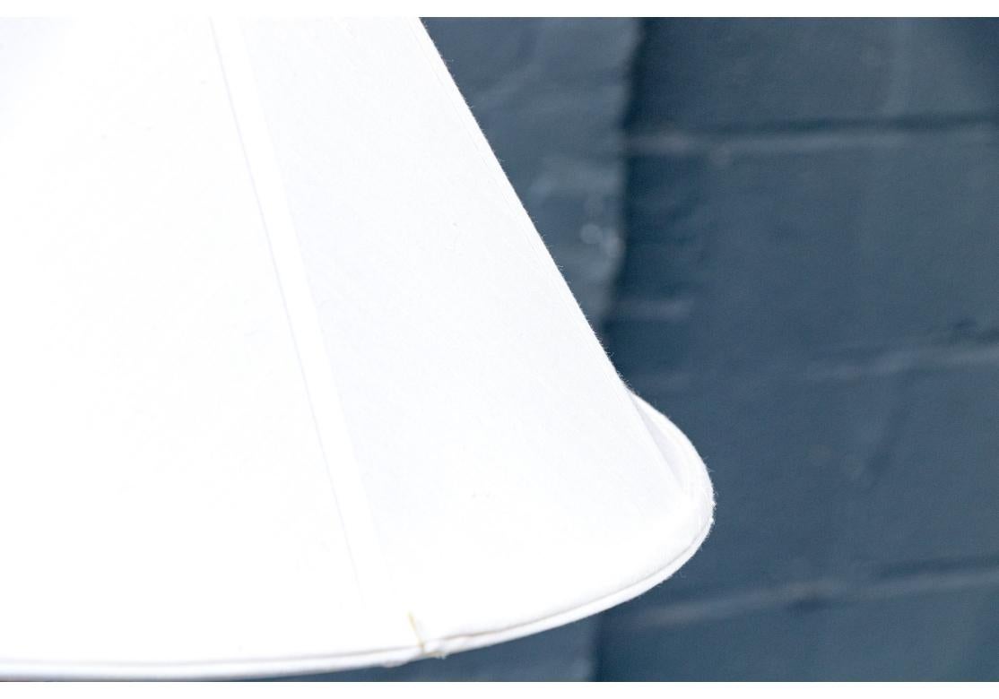 Lampada da terra in marmo verde con paralume In condizioni discrete in vendita a Bridgeport, CT