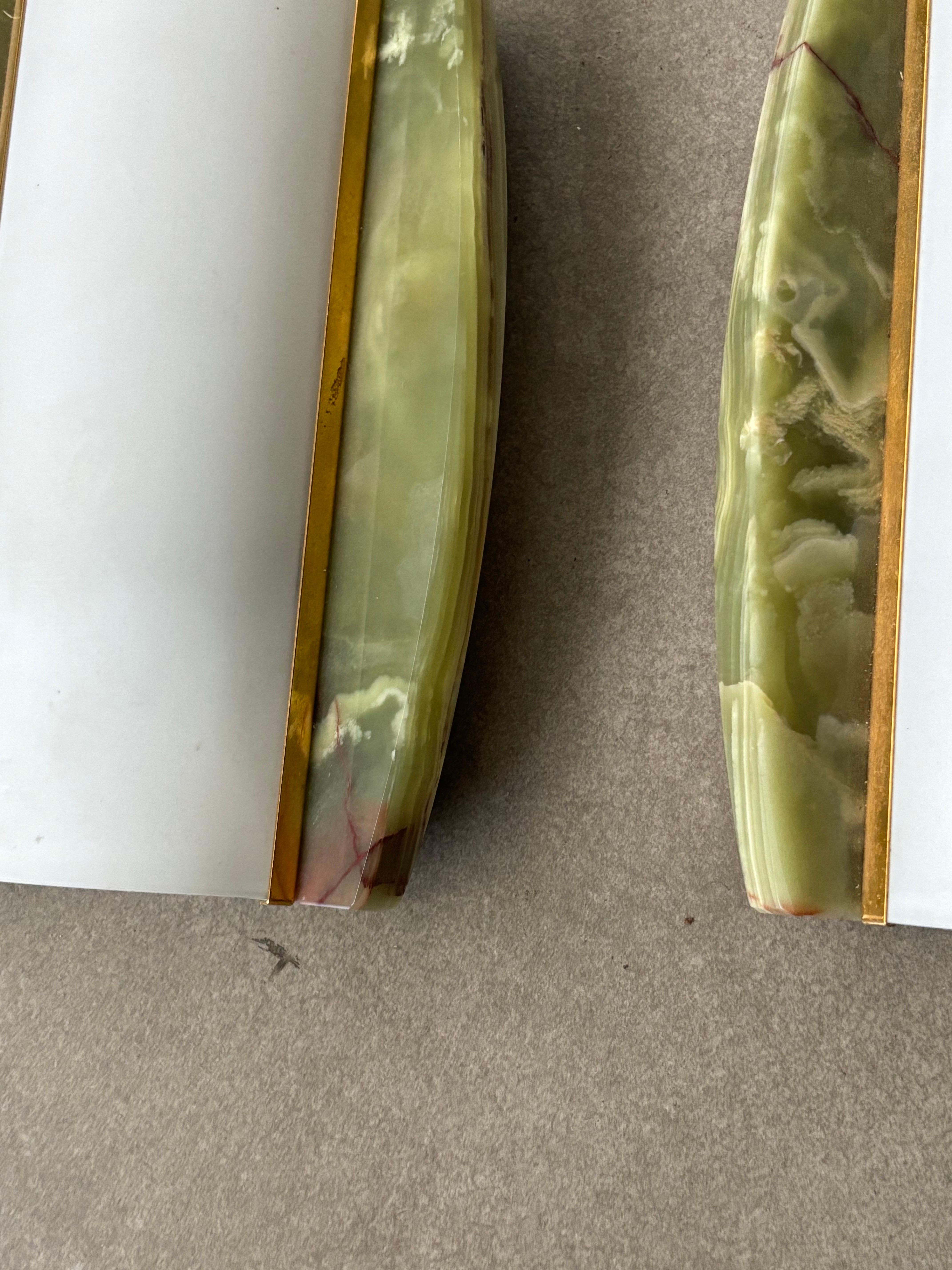 Apliques de mármol verde y cristal opalino de Veca, Italia, años 70 Latón en venta