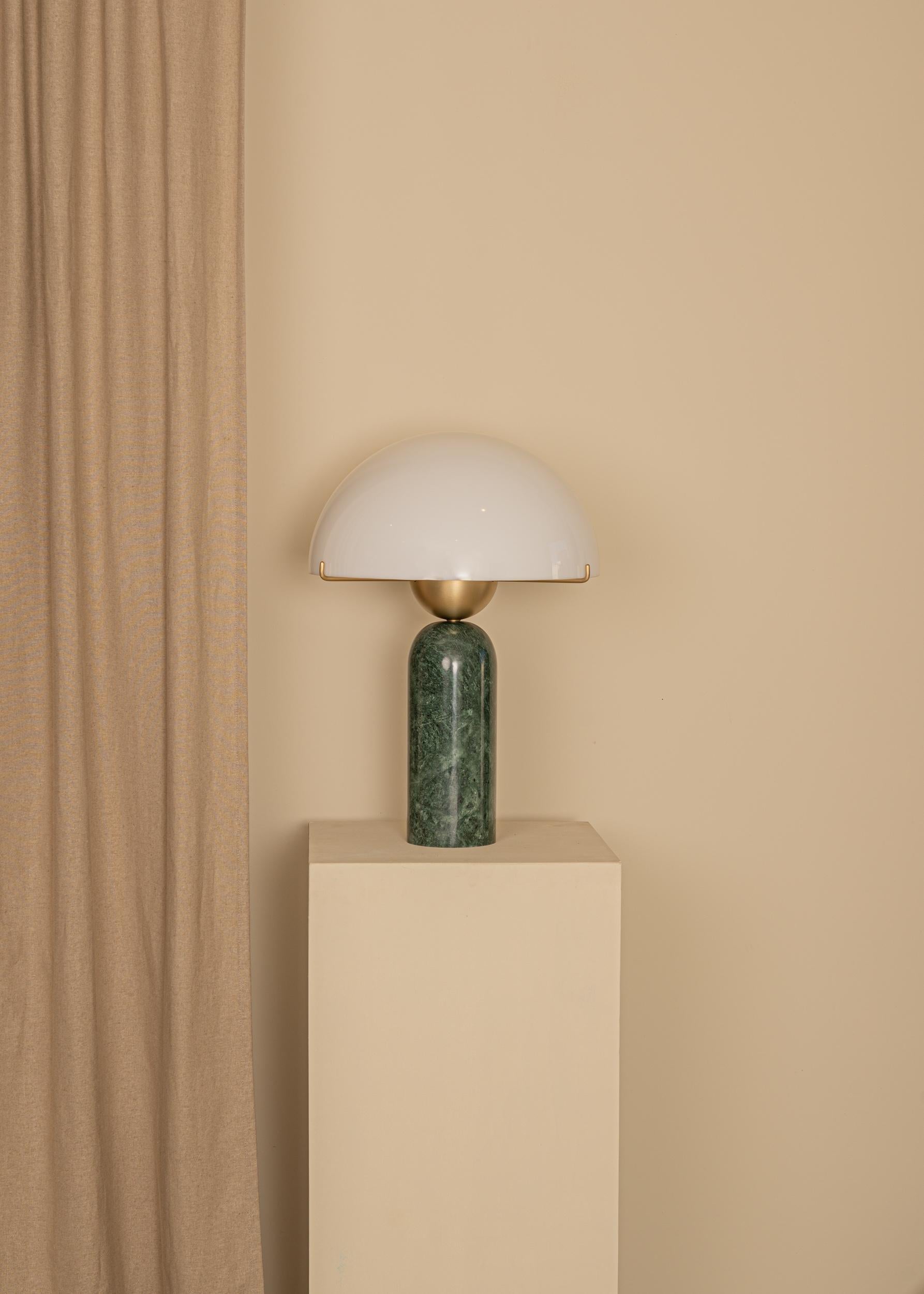 Peono-Tischlampe aus grünem Marmor von Simone & Marcel (Postmoderne) im Angebot