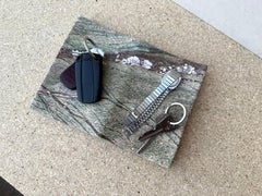 Vassoio in marmo verde di Joaquín Moll per Meddel - Lusso scultoreo in pietra radicata