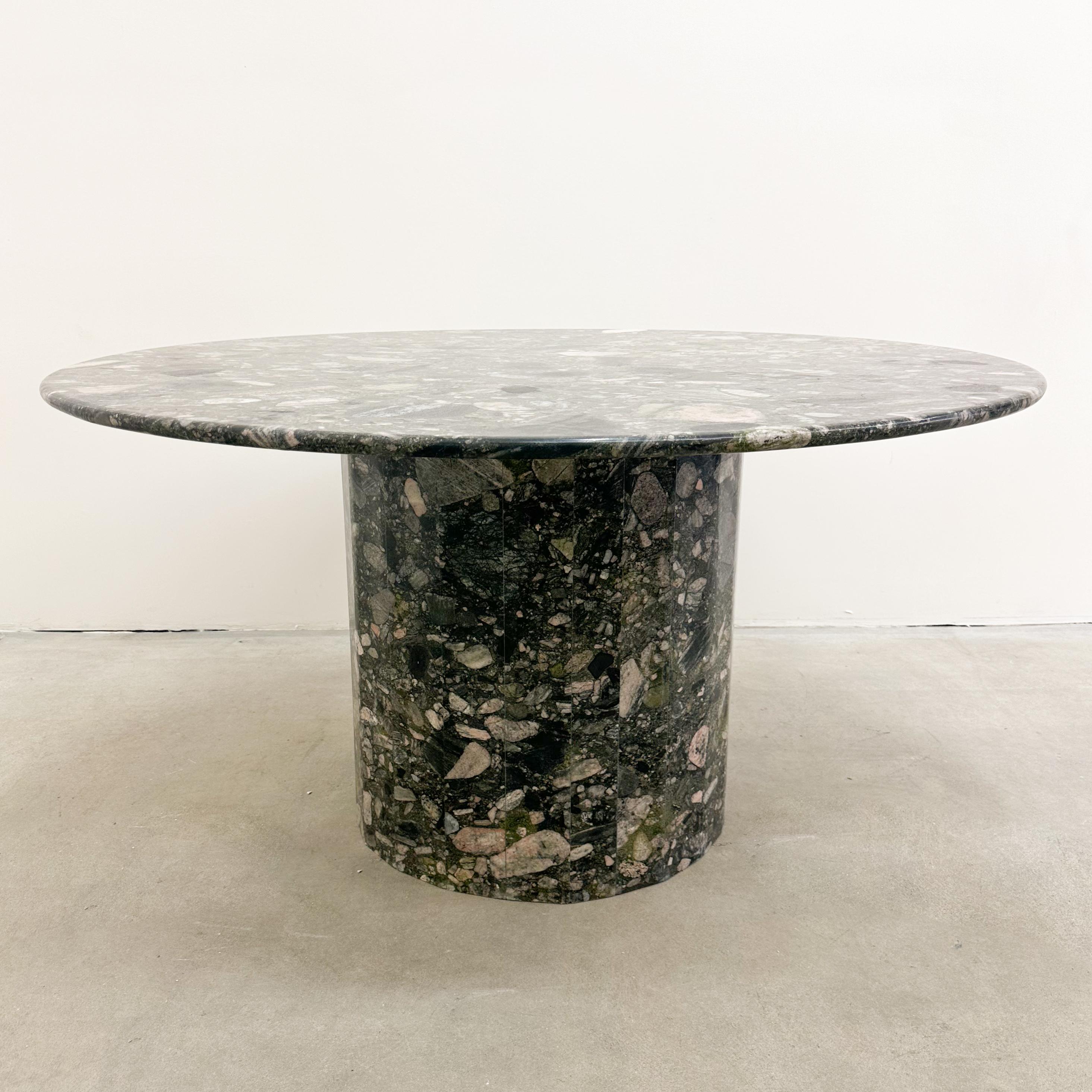 Mesa de Comedor Redonda de Mármol Verde Marinace Moderna de Mediados de Siglo Estadounidense en venta