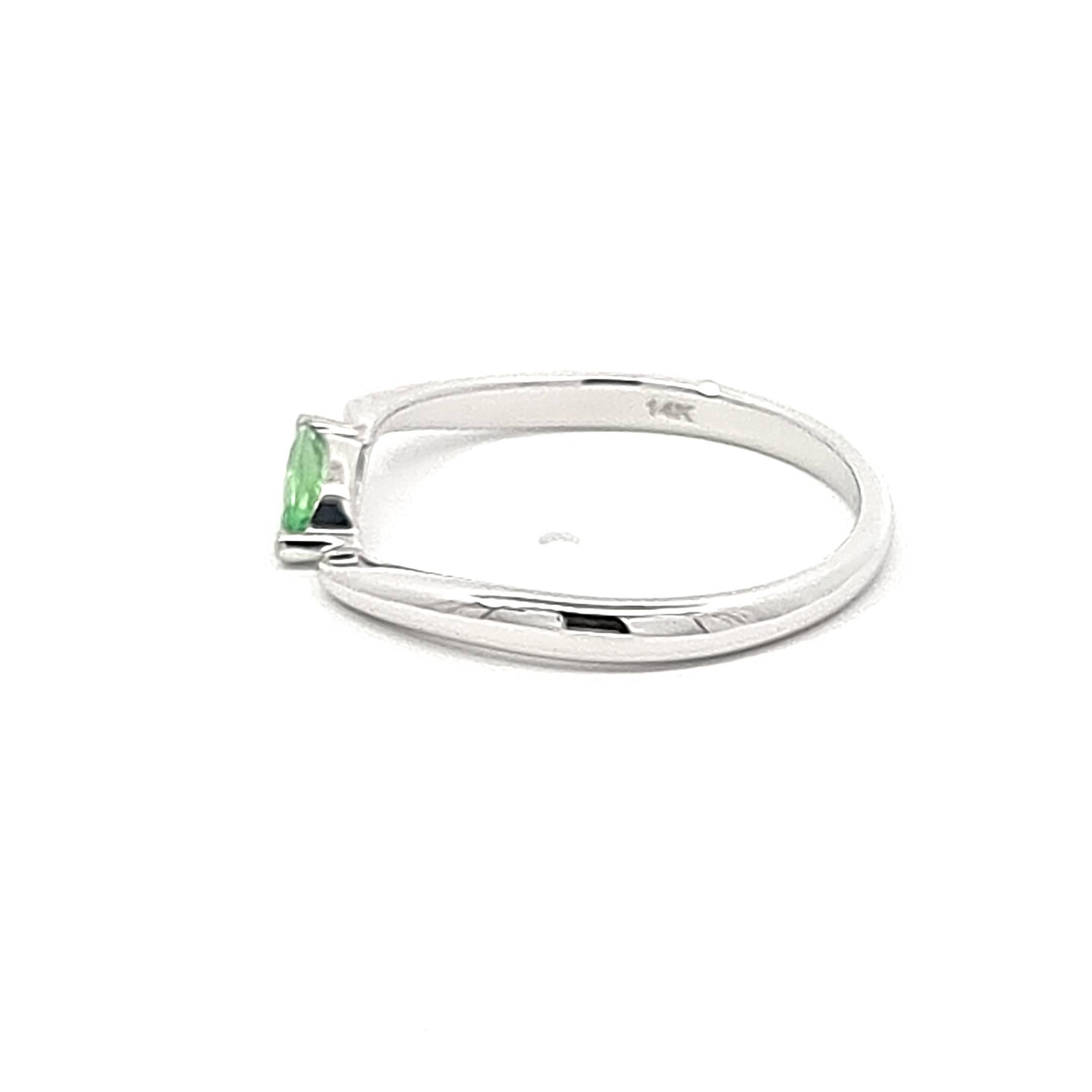 Green Marquise Tsavorite Ring in White Gold In New Condition For Sale In ประเวศ, TH