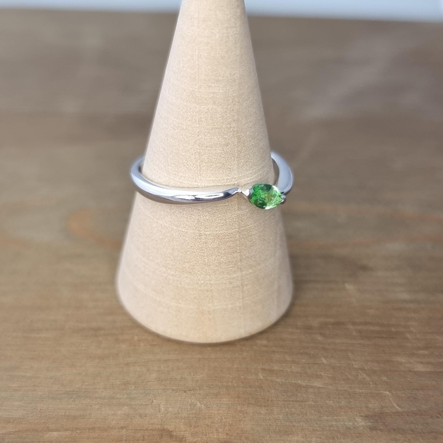 Green Marquise Tsavorite Ring in White Gold For Sale 2