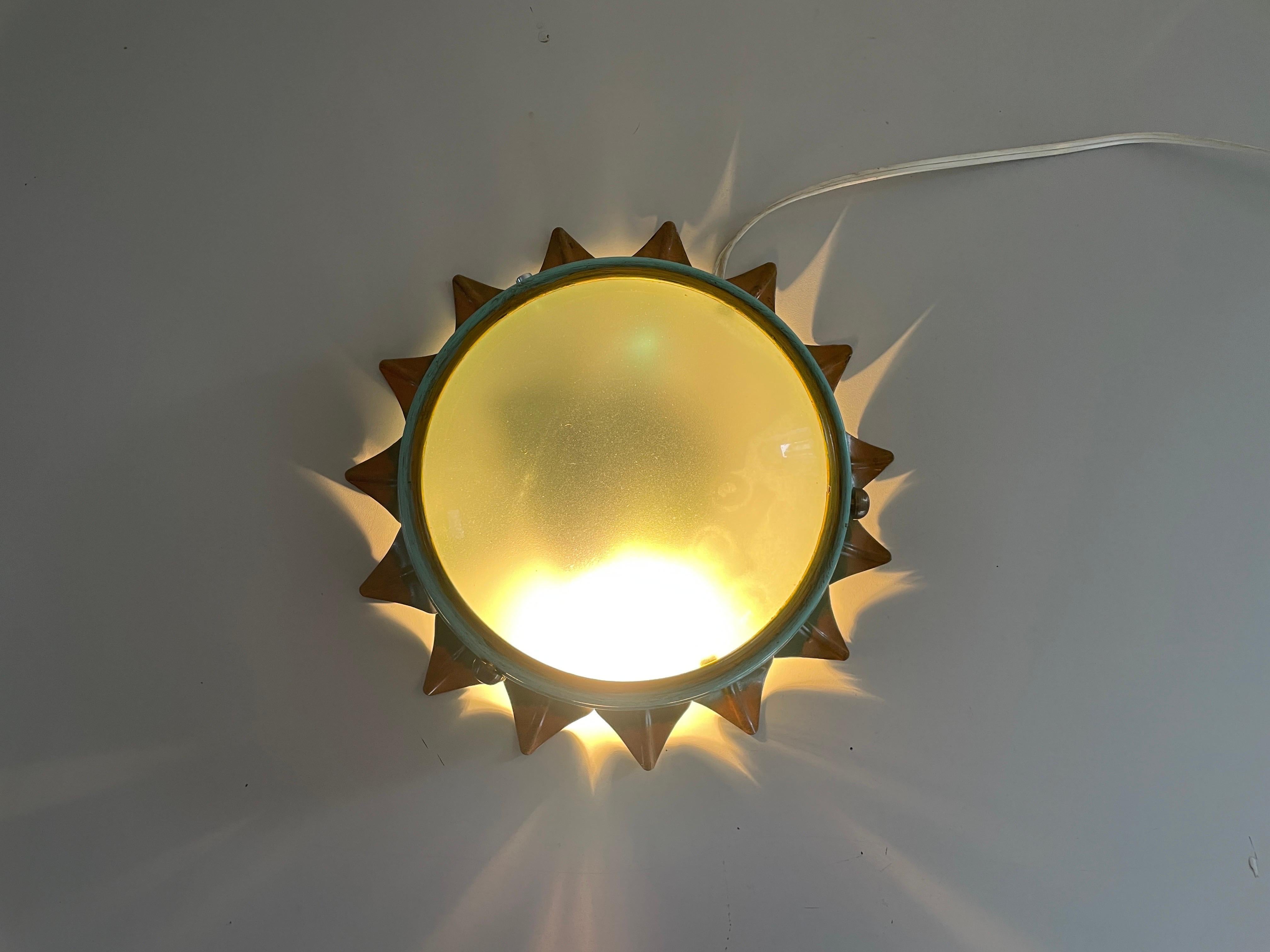 Lampada da incasso in metallo verde e vetro con design a fiori, anni '60, Germania in vendita 6