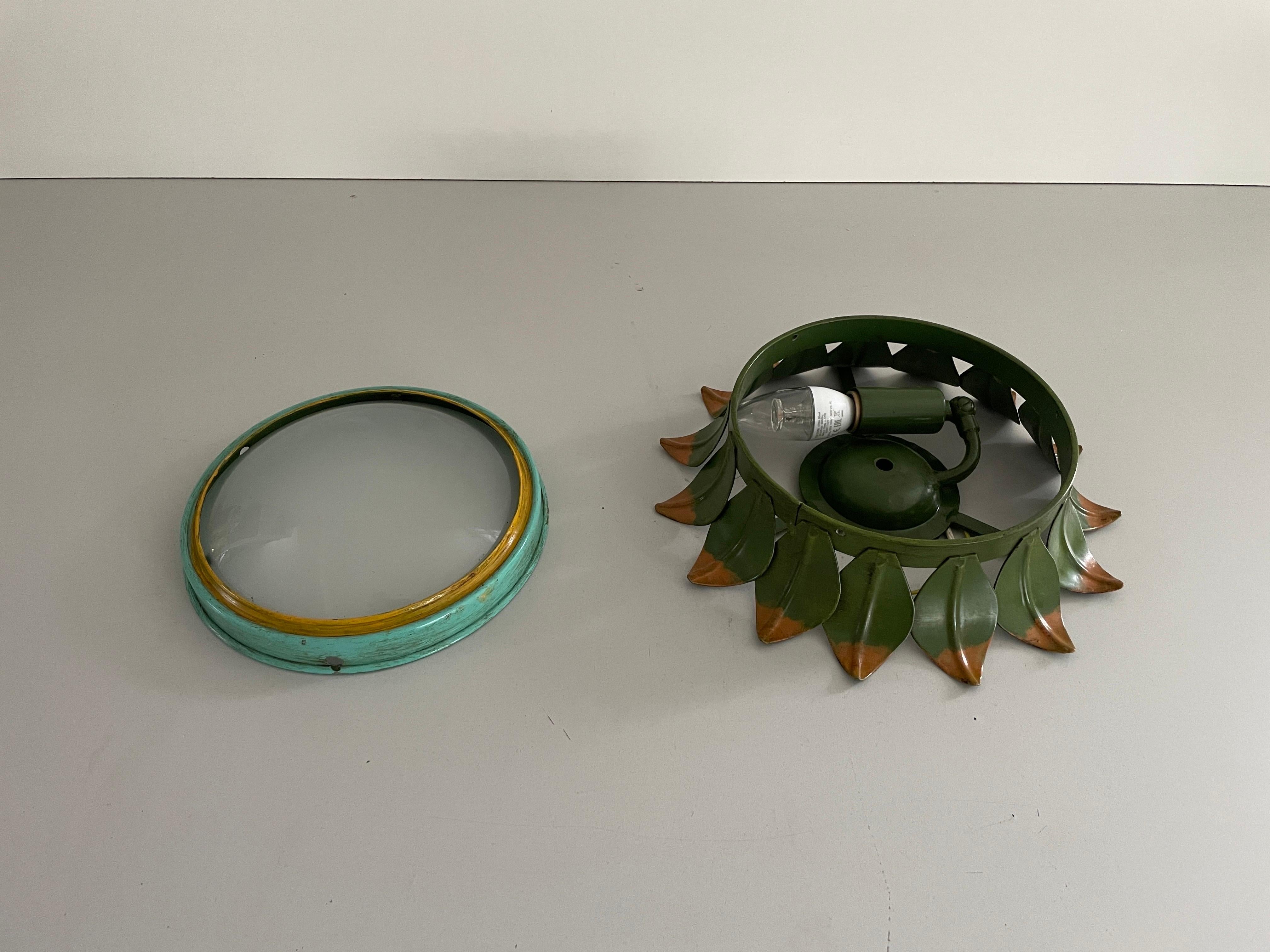 Lampada da incasso in metallo verde e vetro con design a fiori, anni '60, Germania in vendita 11