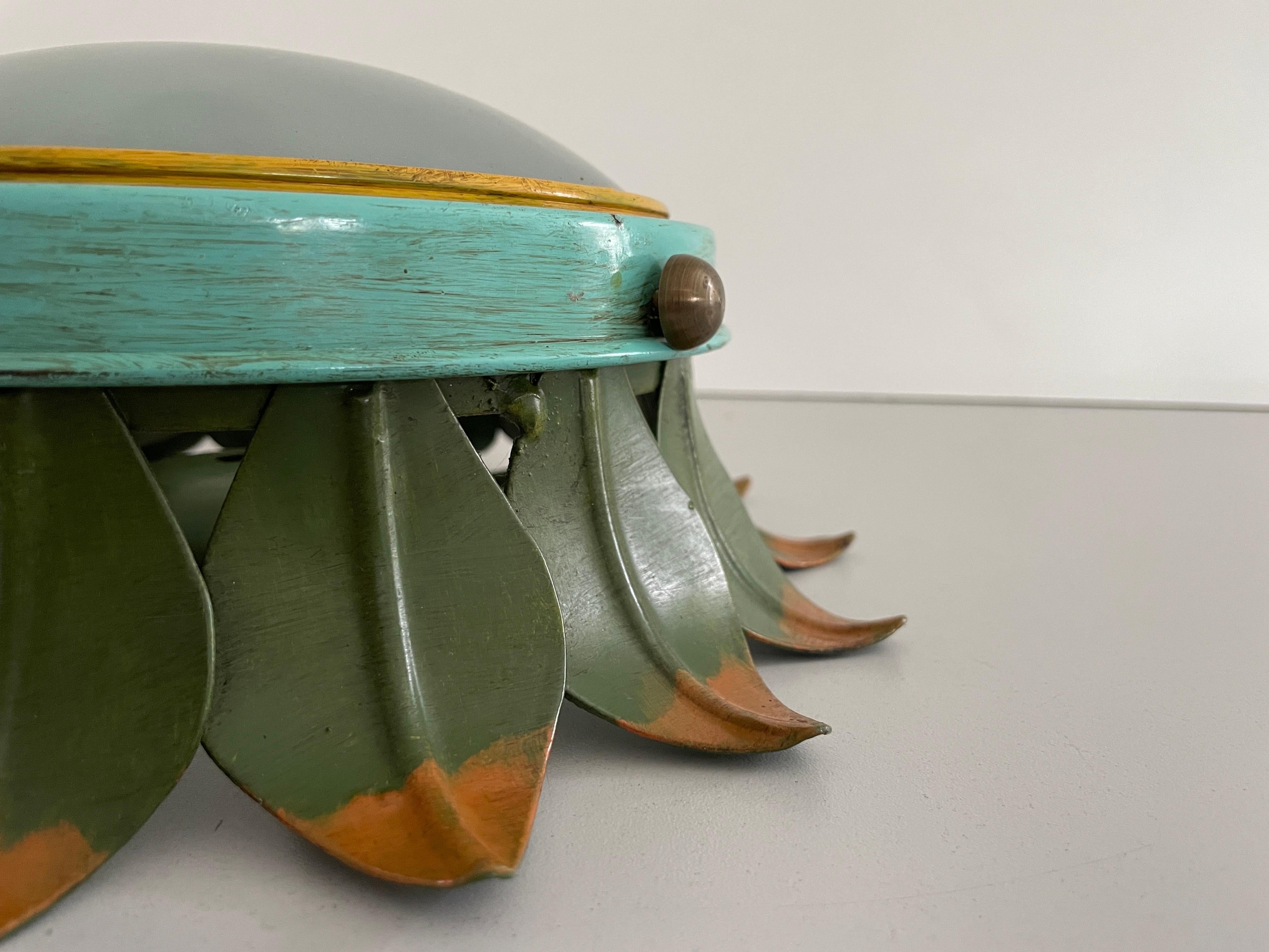 Lampada da incasso in metallo verde e vetro con design a fiori, anni '60, Germania in vendita 2