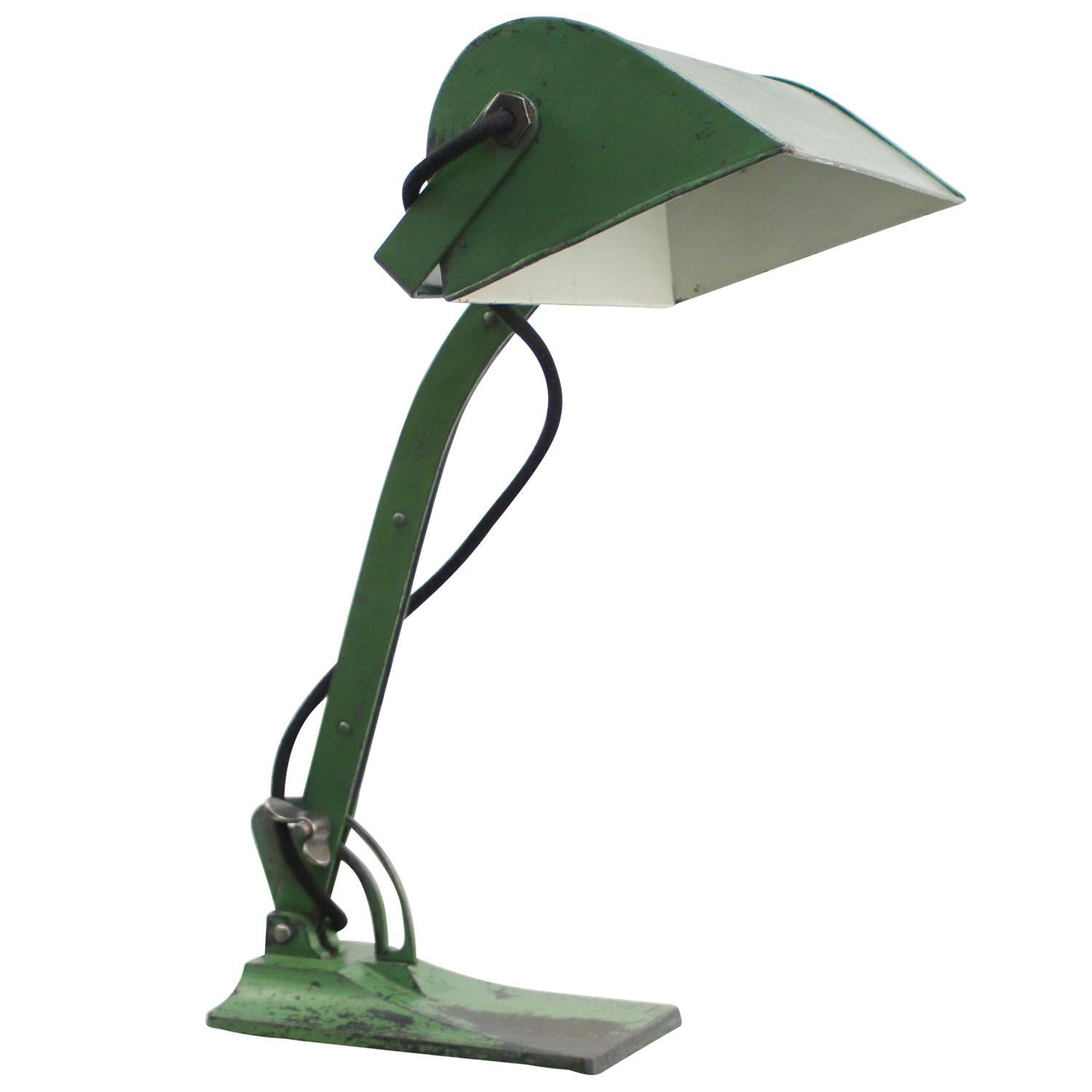 Green Metal Cast Iron Banker's Table Desk Lamp  In Good Condition For Sale In Amsterdam, NL