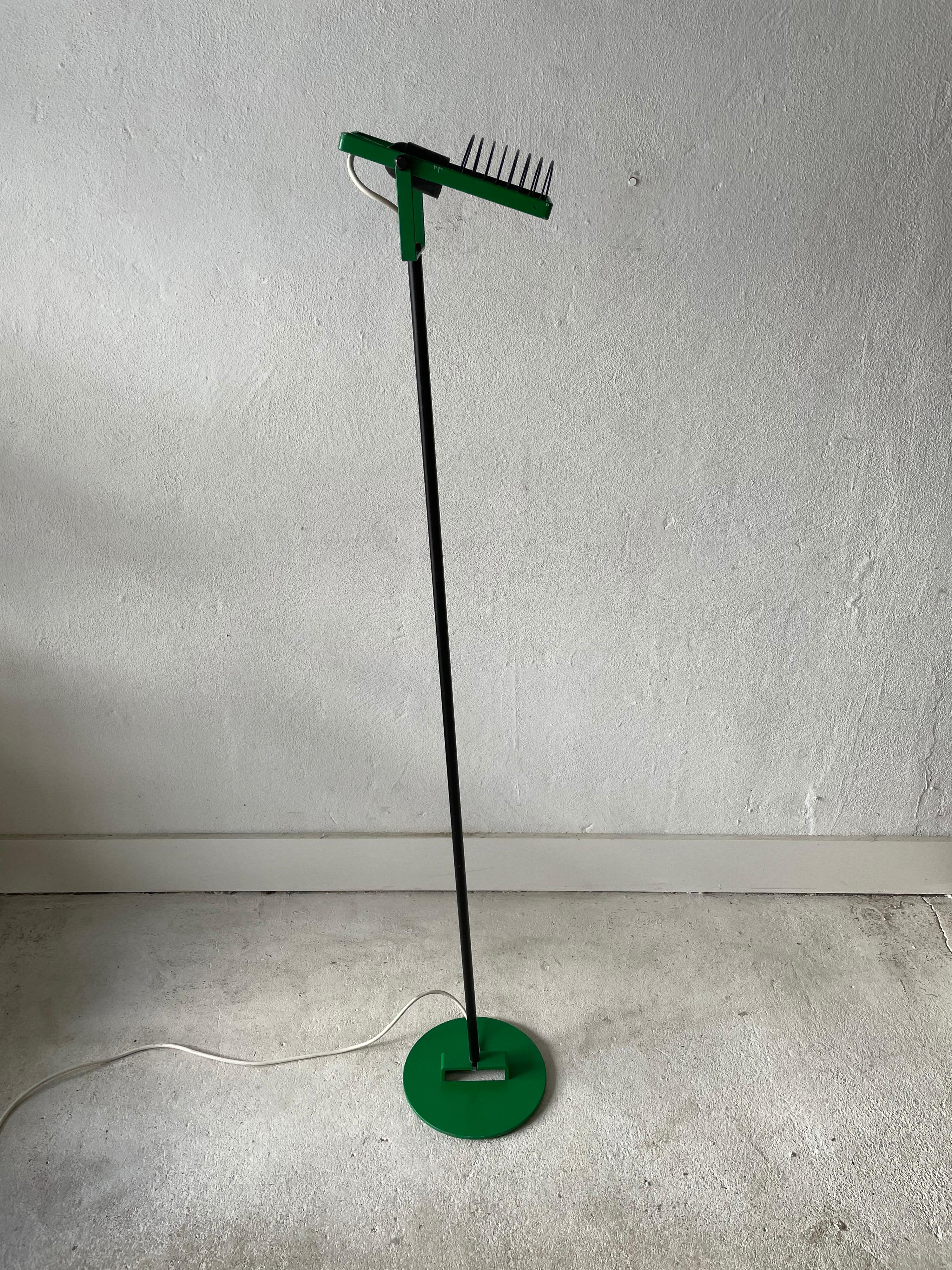 Green Metal Floor Lamp by Ernesto Gismondi for Artemide, 1970s, Italy For Sale 4