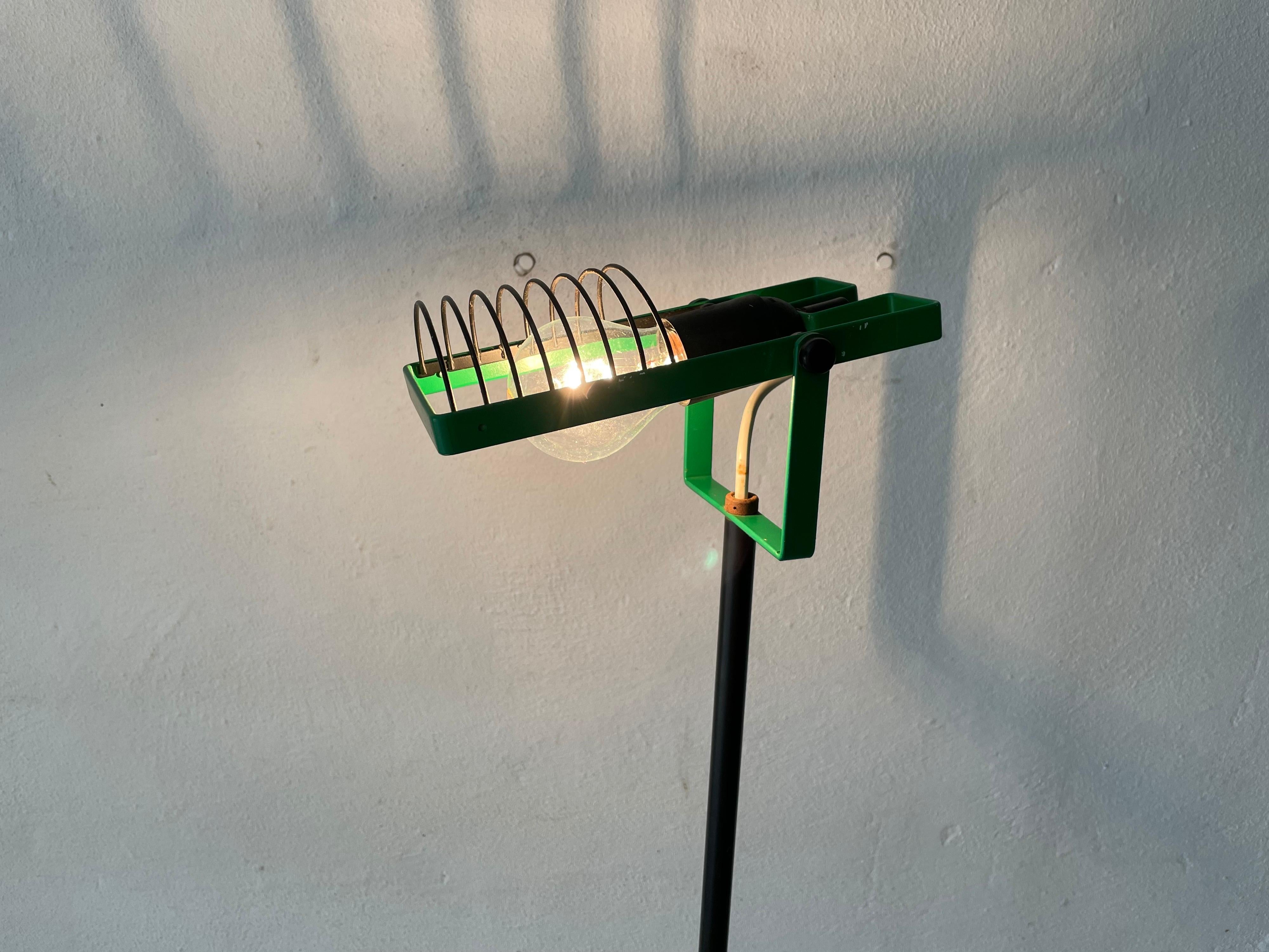 Stehlampe aus grünem Metall von Ernesto Gismondi für Artemide, 1970er Jahre, Italien im Angebot 5
