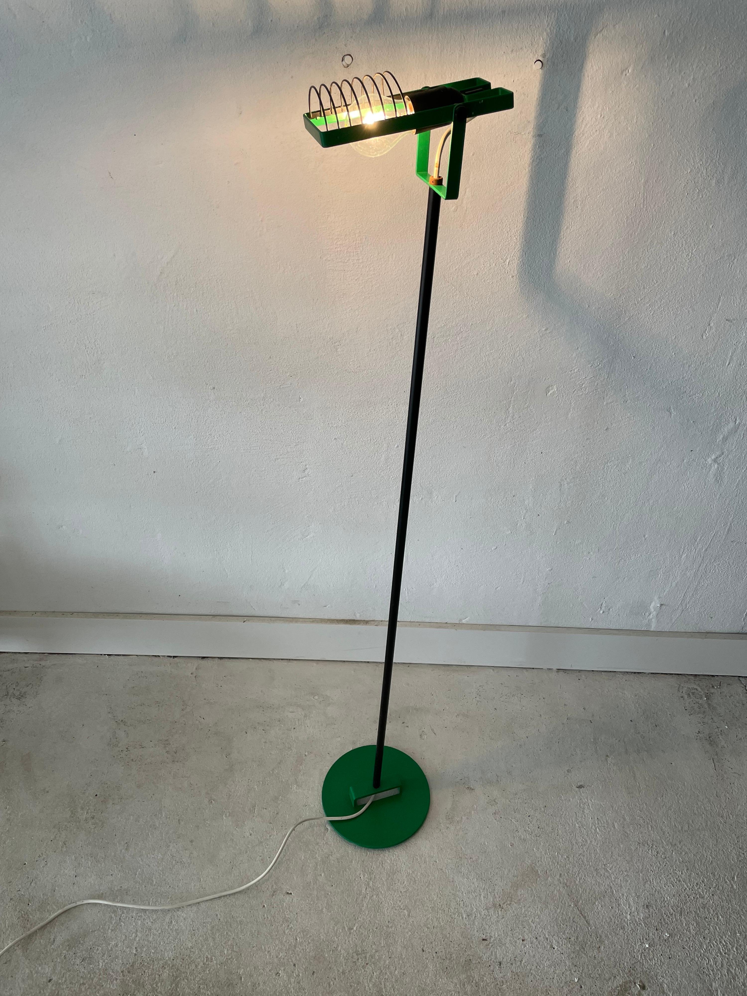 Stehlampe aus grünem Metall von Ernesto Gismondi für Artemide, 1970er Jahre, Italien im Angebot 10