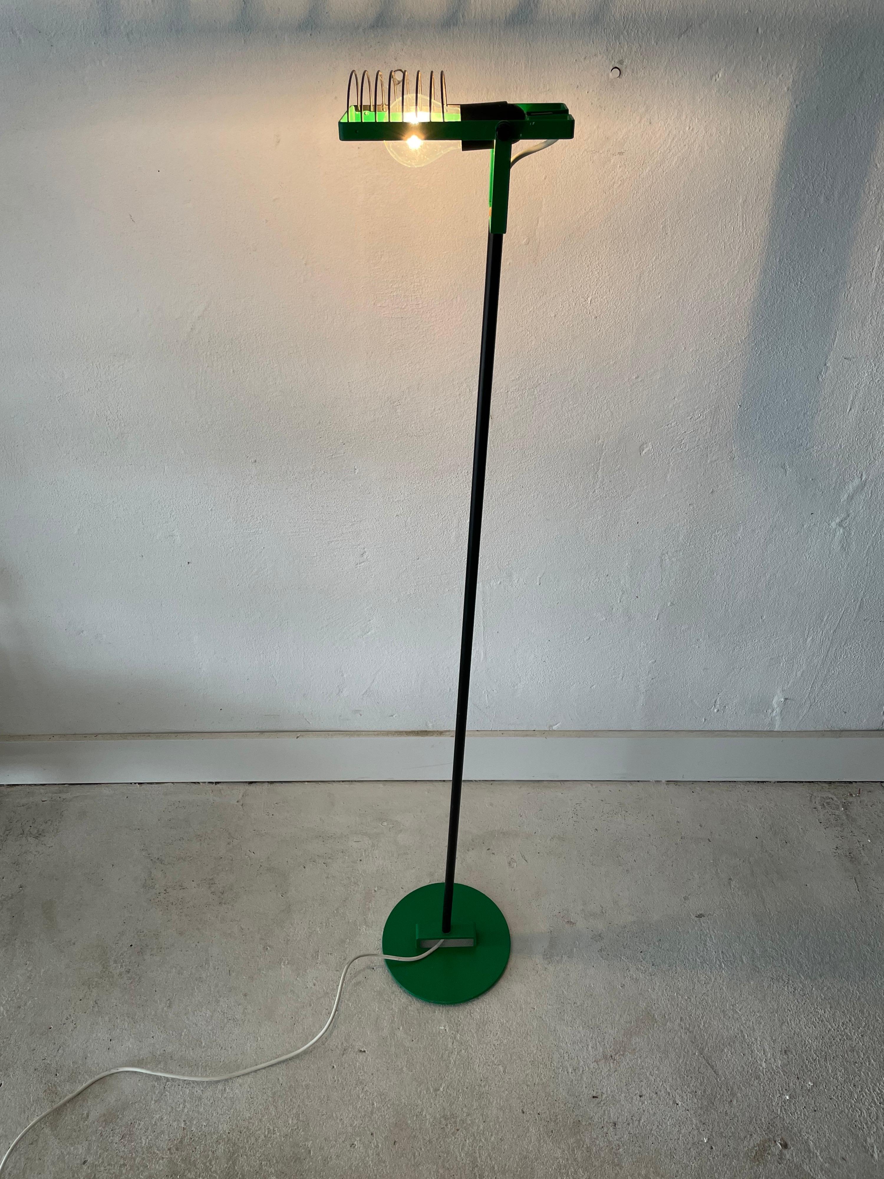 Green Metal Floor Lamp by Ernesto Gismondi for Artemide, 1970s, Italy For Sale 11