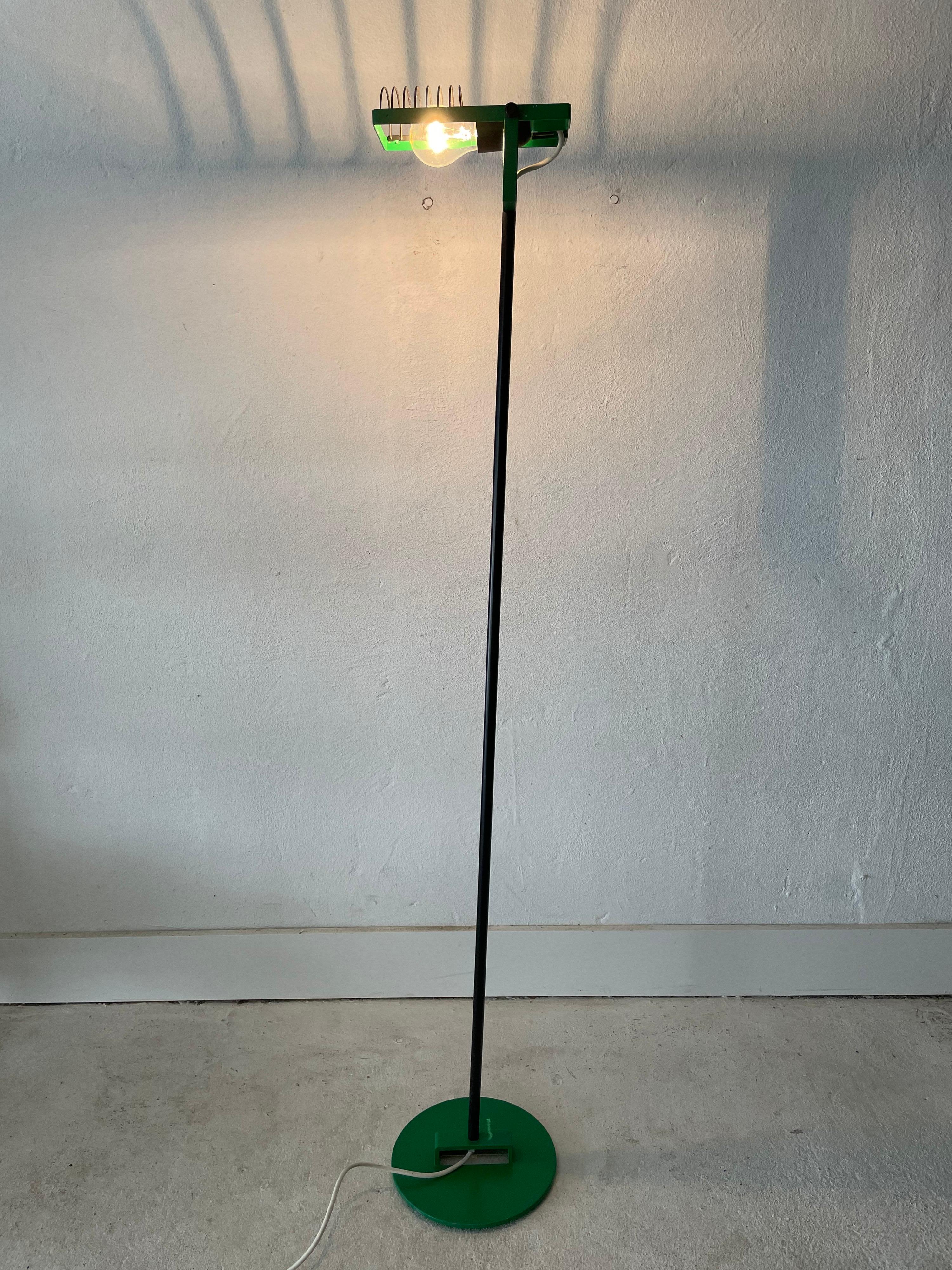 Green Metal Floor Lamp by Ernesto Gismondi for Artemide, 1970s, Italy For Sale 12