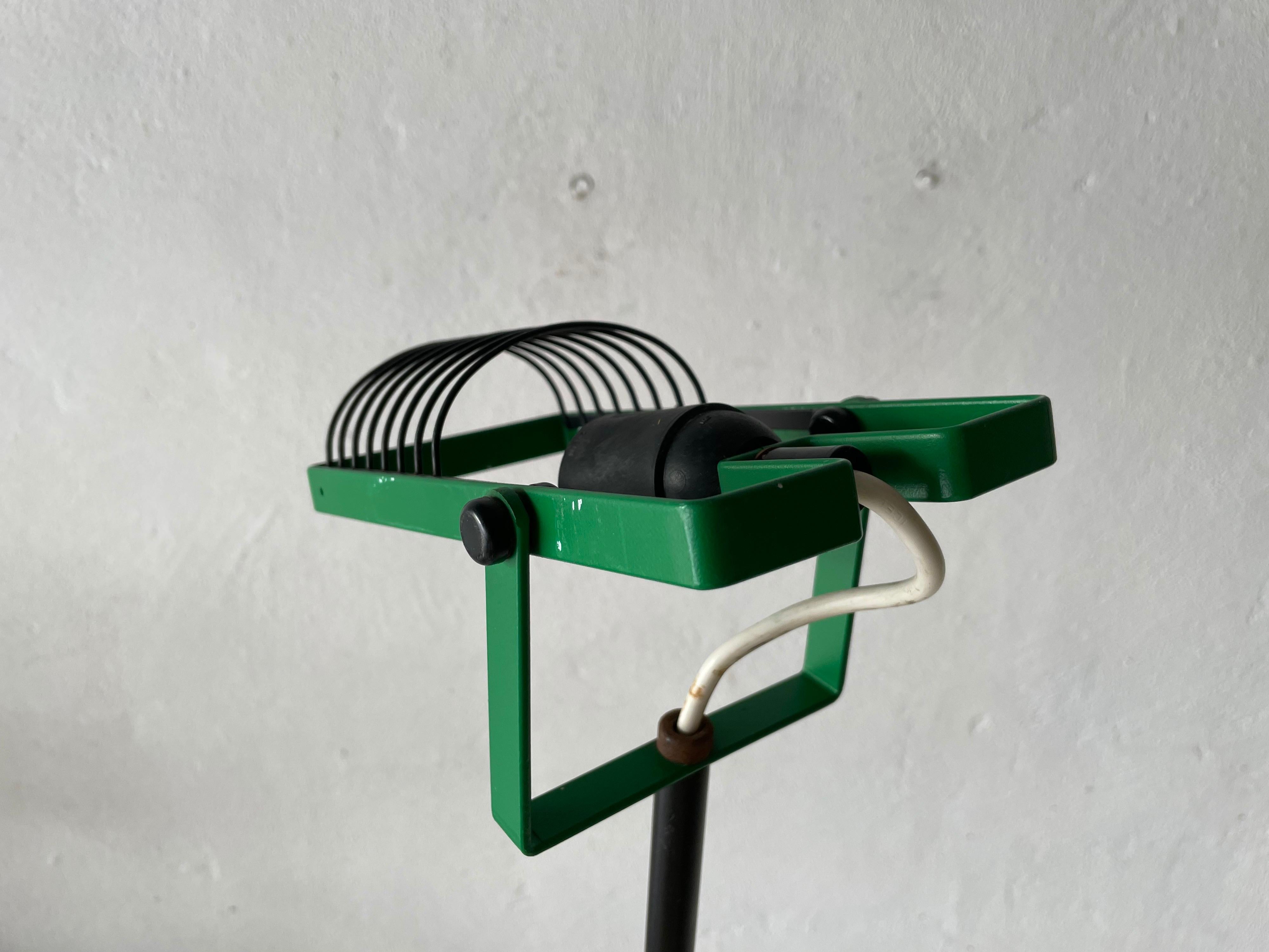 Lampadaire en métal vert d'Erno Gismondi pour Artemide, 1970, Italie Bon état - En vente à Hagenbach, DE