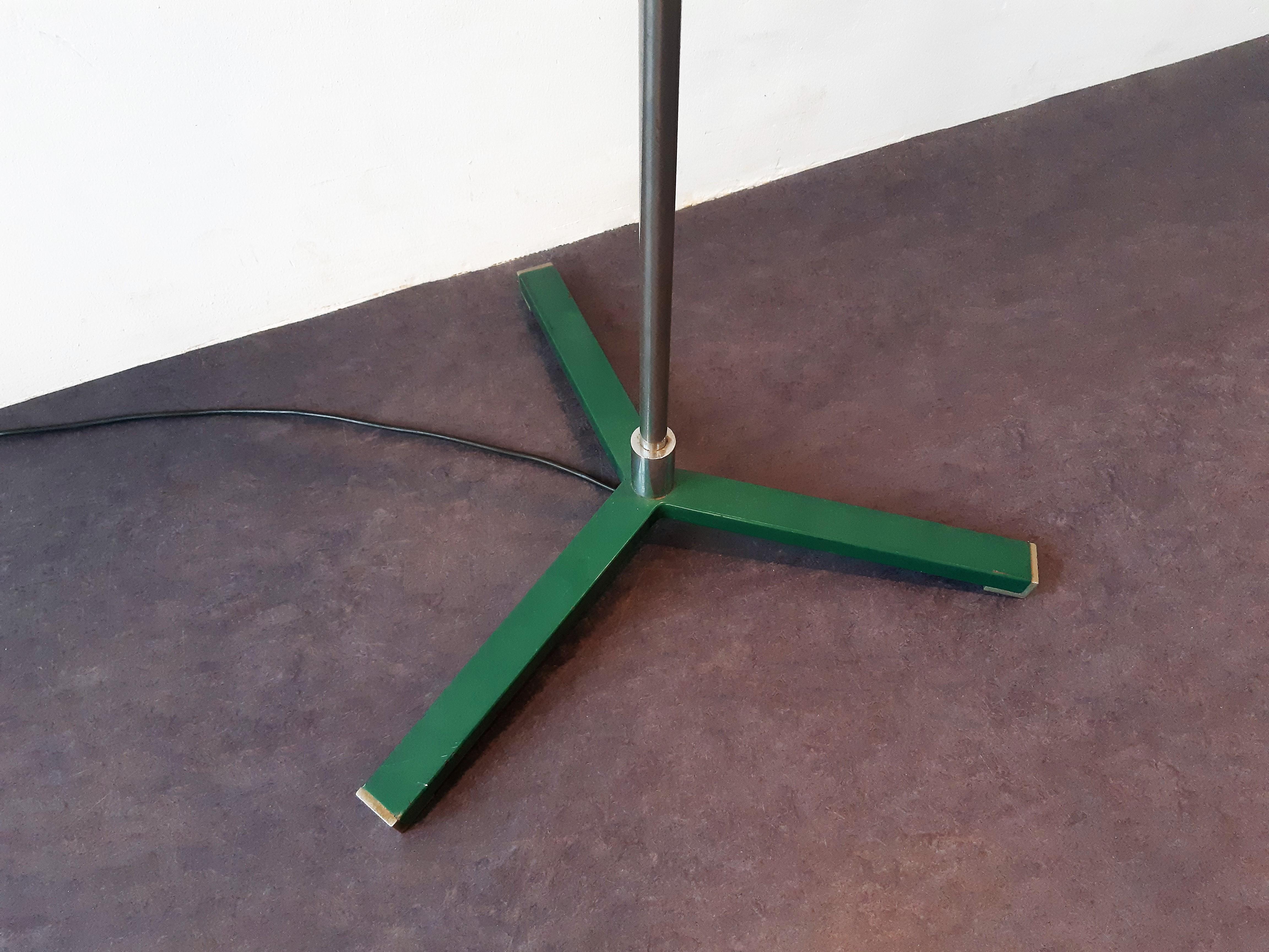 Mid-Century Modern Green Metal Floor Lamp by Willem Hagoort for Hagoort Lamps, the Netherlands 1960 For Sale