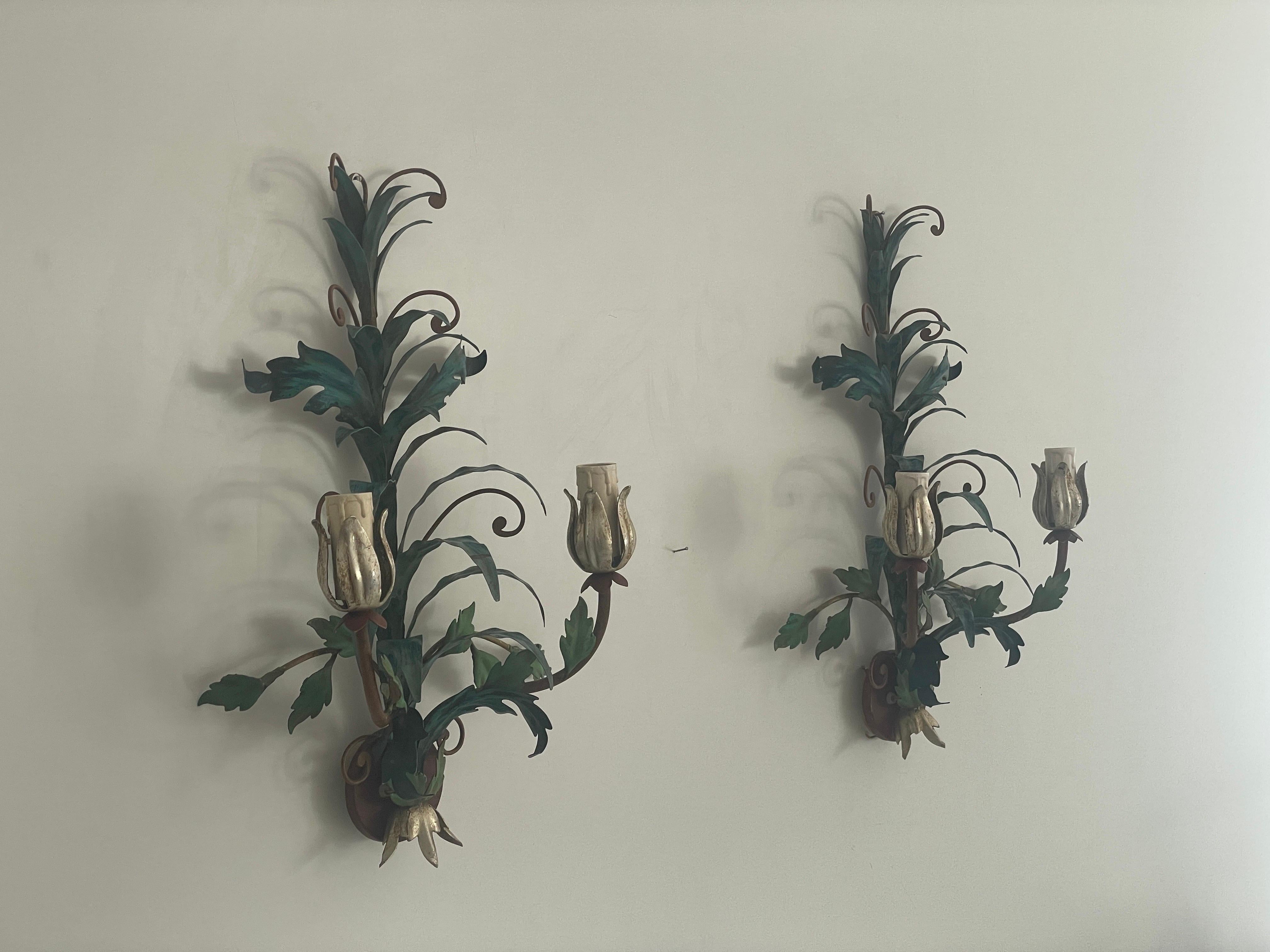 Mid-Century moderno Coppia di appliques Florentine in metallo verde di I.L.A. Scandicci Firenze, anni '60, Italia in vendita