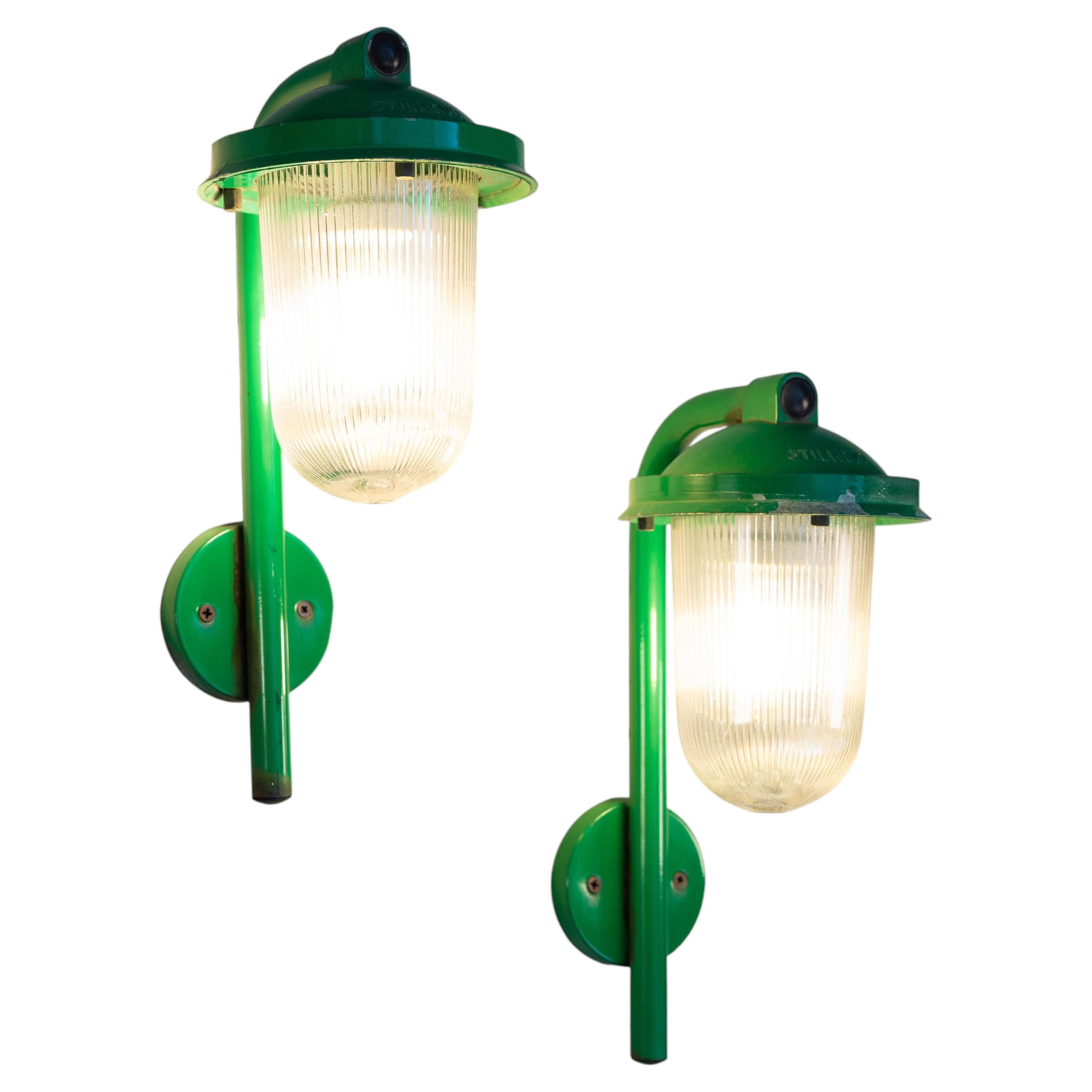 Green metal wall sconces by Stilnovo, set of 2 For Sale