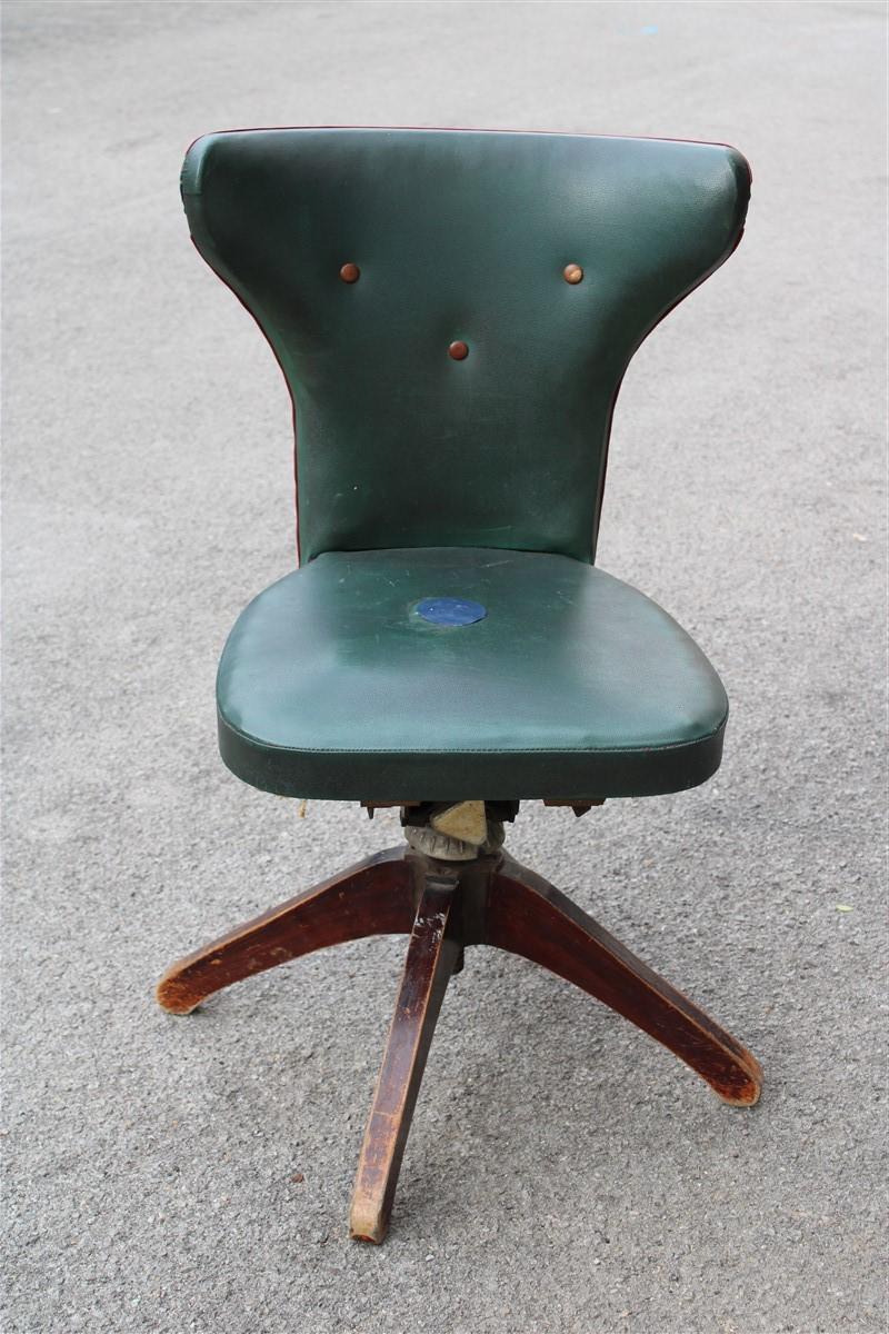 Green Mid Century swivel Italian chair office feet wood Melchiorre Bega Style.
Original Condition.
height adjustable.